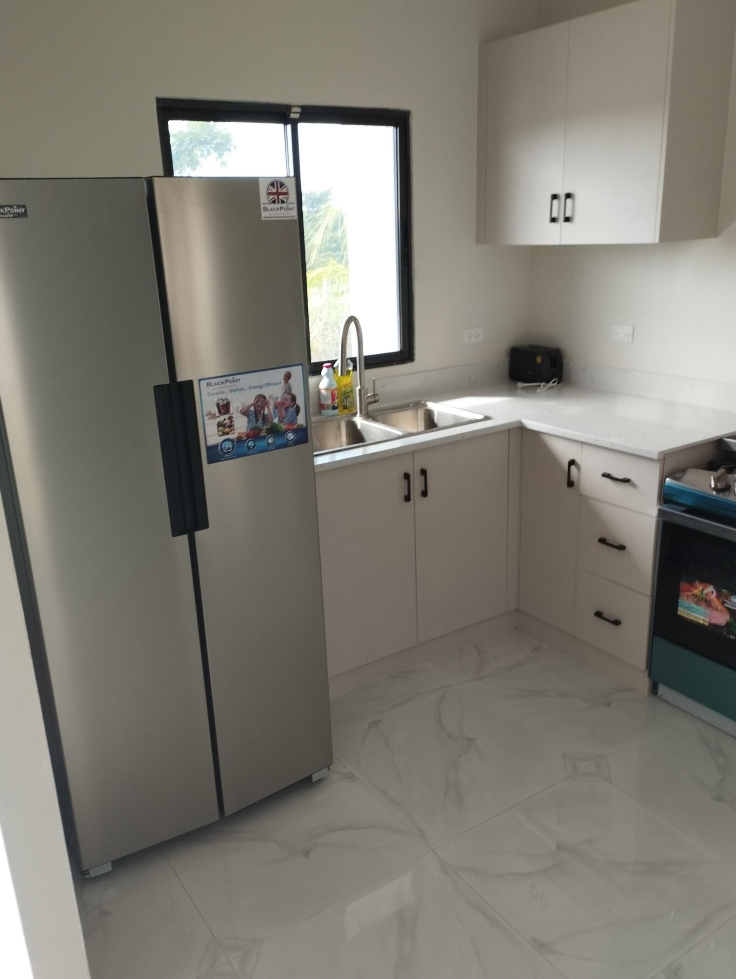 Townhouse For Rent: DISCOVERY BAY, ST ANN, Discovery Bay | $1,300 photo 3