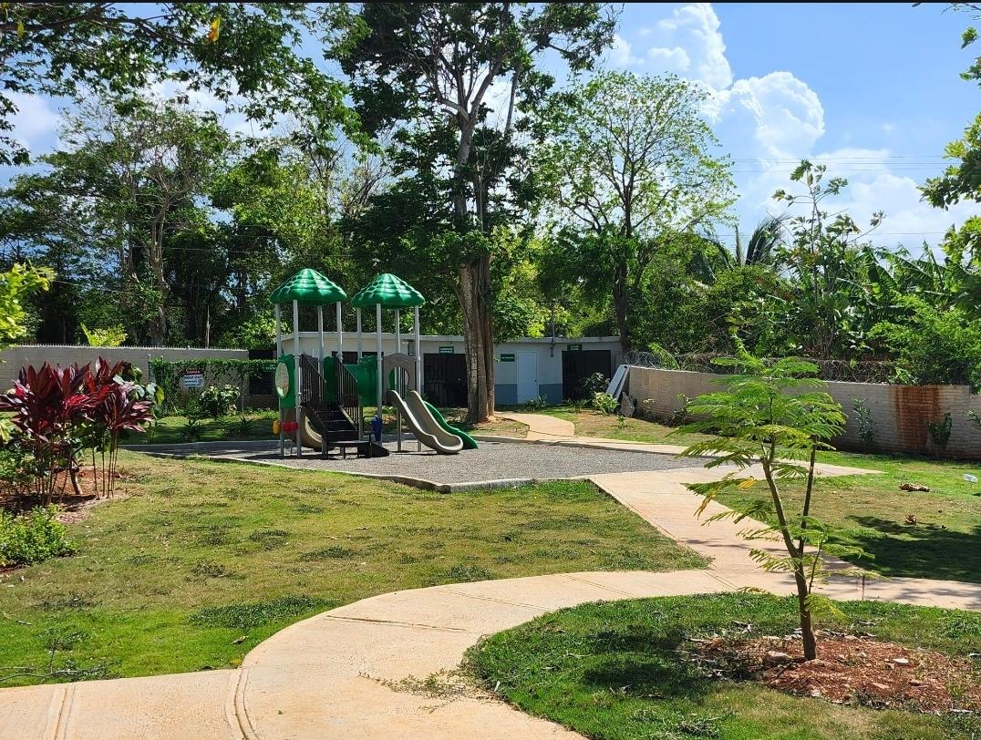 Townhouse For Rent: DISCOVERY BAY, ST ANN, Discovery Bay | $1,300 photo 8