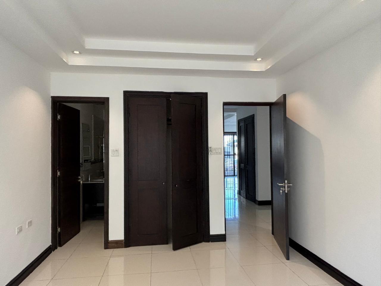 Apartment For Rent: HOPEVILLE ROAD, Kingston 8 | $1,600 photo 8