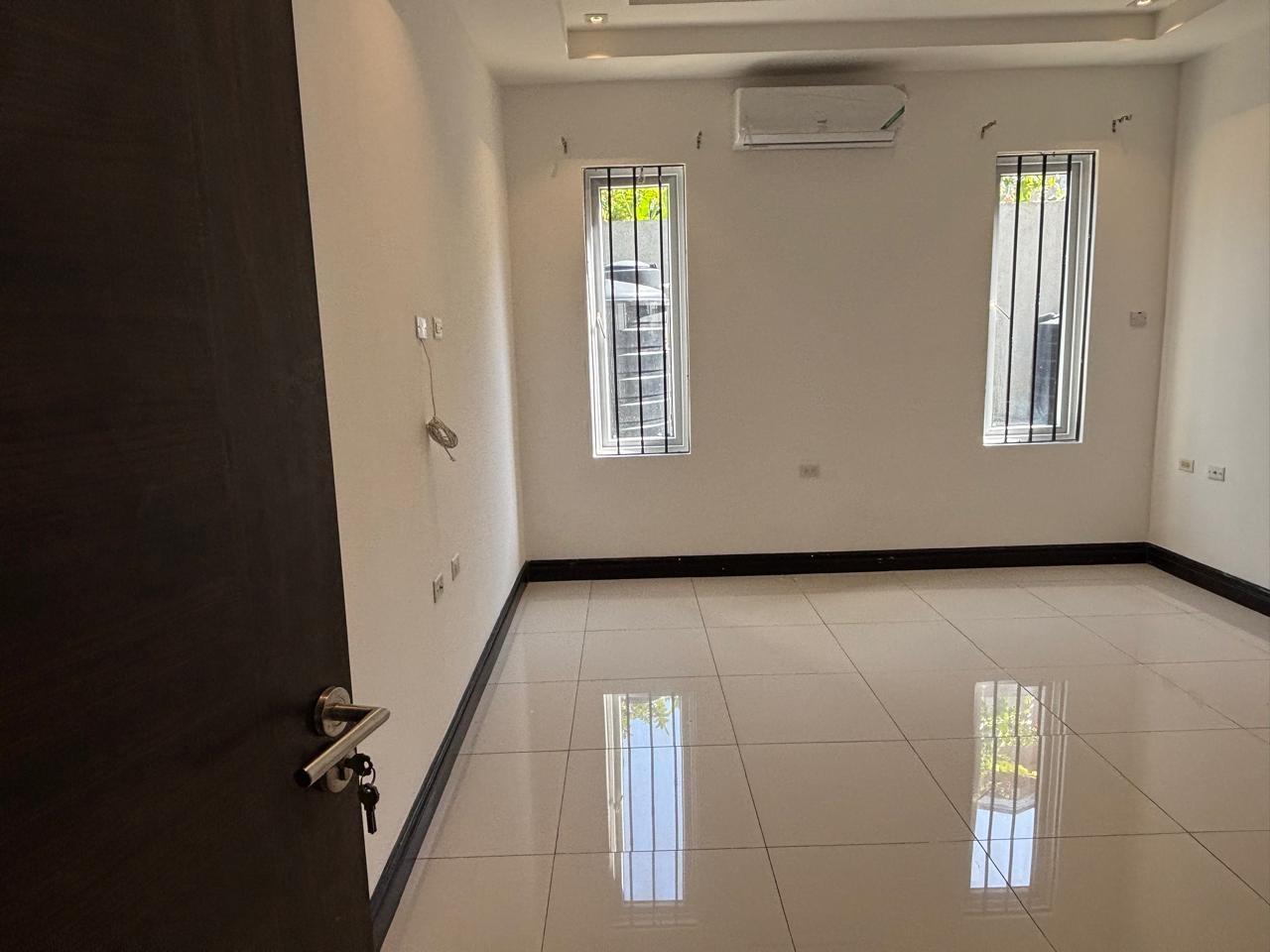 Apartment For Rent: HOPEVILLE ROAD, Kingston 8 | $1,600 photo 9