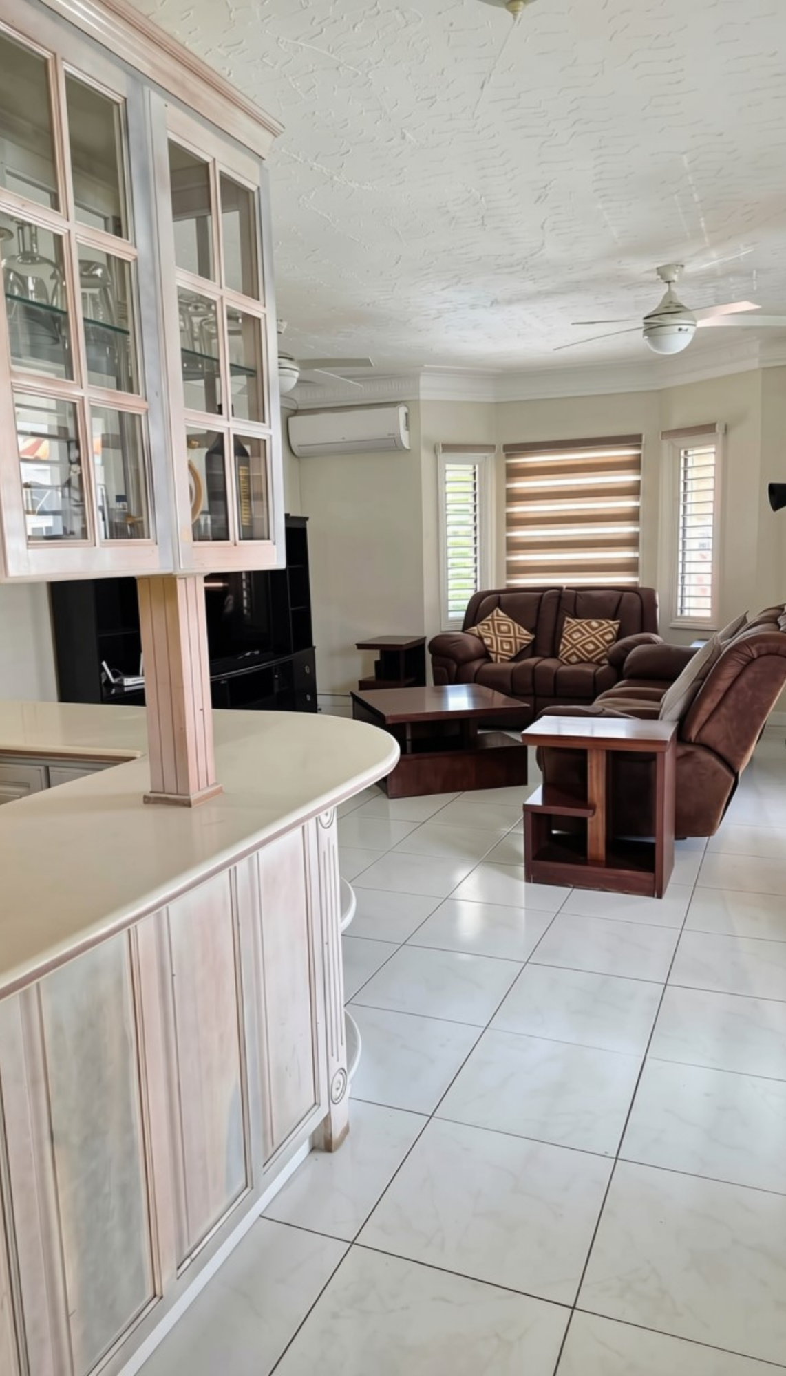 Apartment For Rent: SEAVIEW AVE, Kingston 6 | $1,600 photo 2