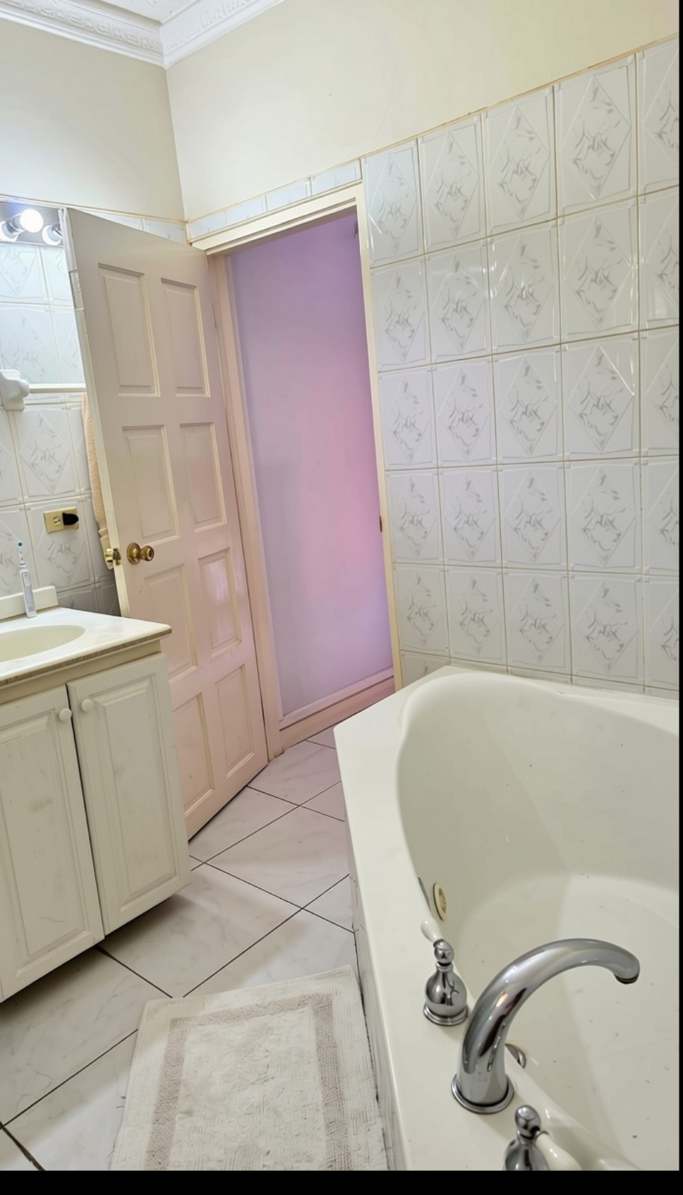 Apartment For Rent: SEAVIEW AVE, Kingston 6 | $1,600 photo 10