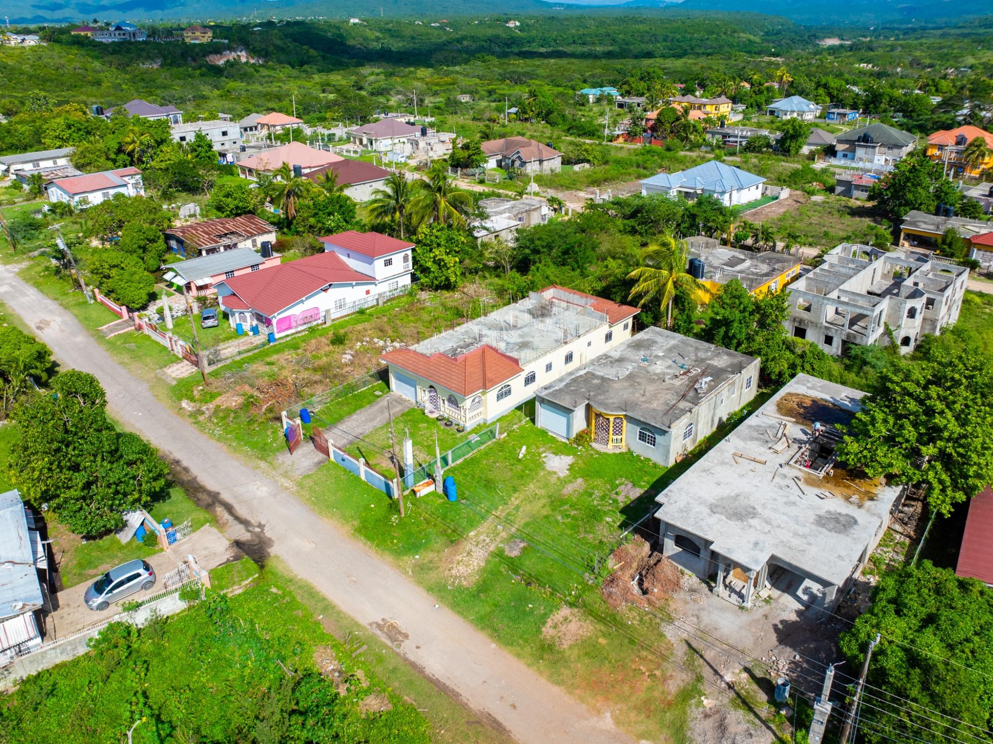 House For Sale: MIGNOTT DRIVE, HARTWELL, May Pen | $38,500,000 photo 5