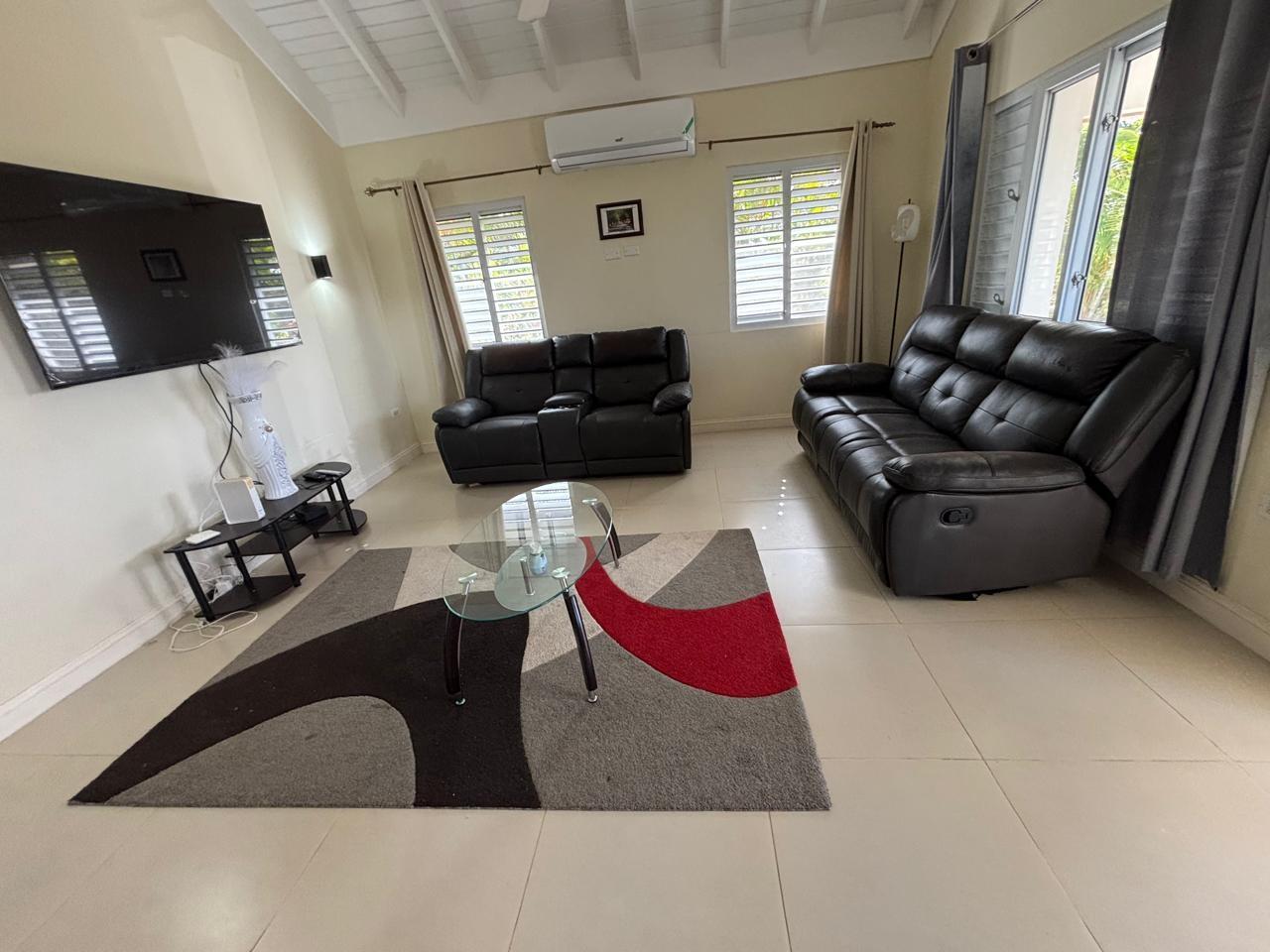 House For Rent: PAPAYA AVENUE, Richmond | $1,600 photo 3