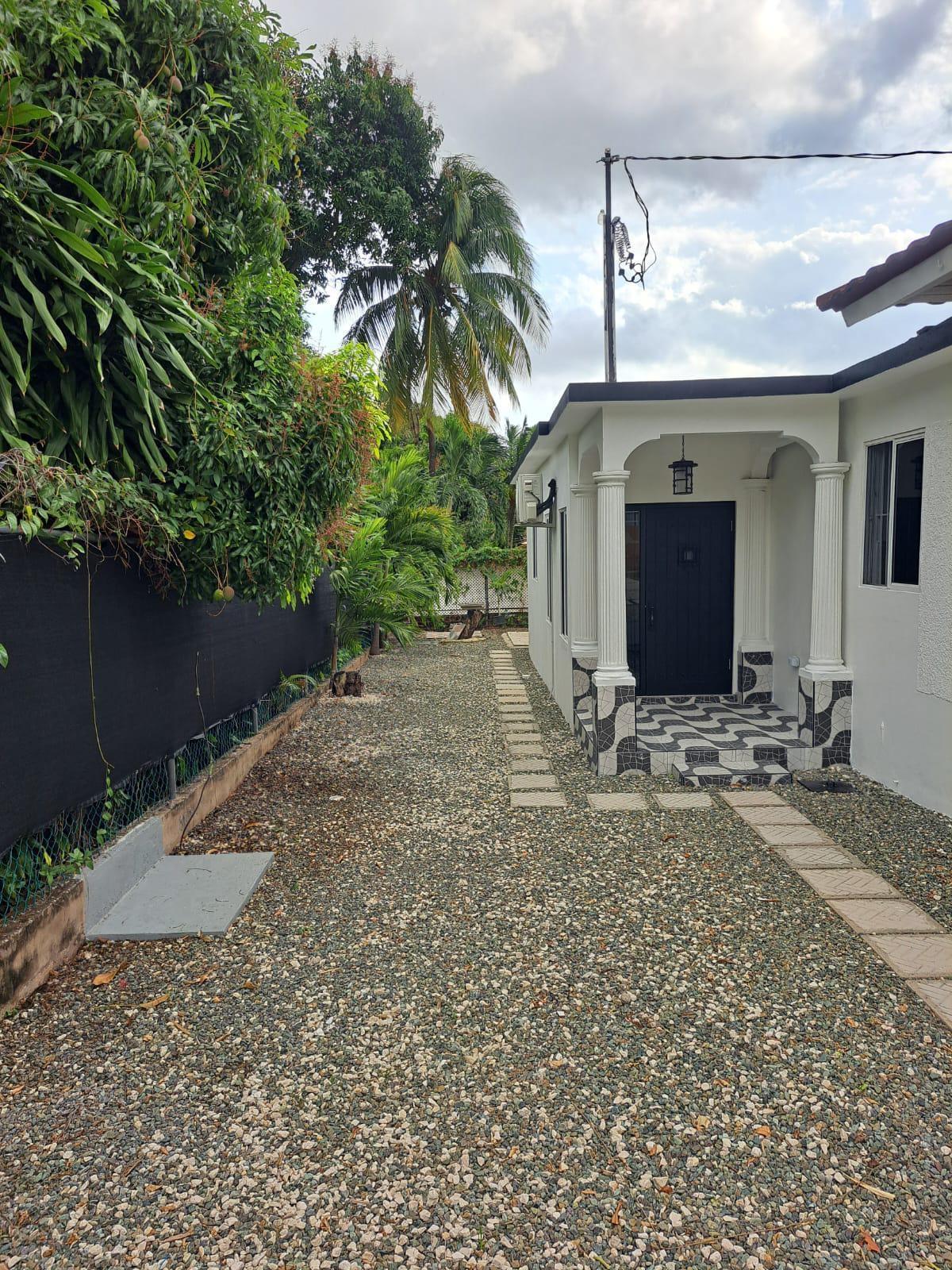 House For Rent: WISHAW DRIVE, KINGSTON 8, Constant Spring P.O. | $200,000 photo 6