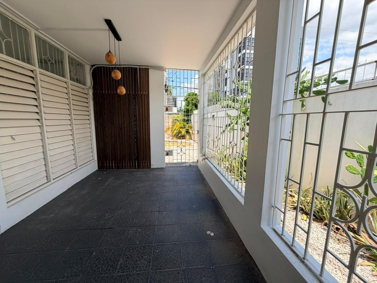 Townhouse For Rent: HAINING CRESCENT, KINGSTO, Kingston 5 | $220,000 photo 19