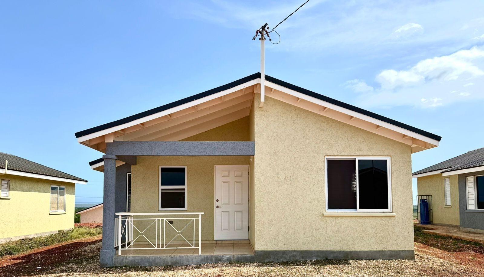 House For Rent: WARWICK CASTLE DRIVE, Old Harbour | $90,000 photo 2