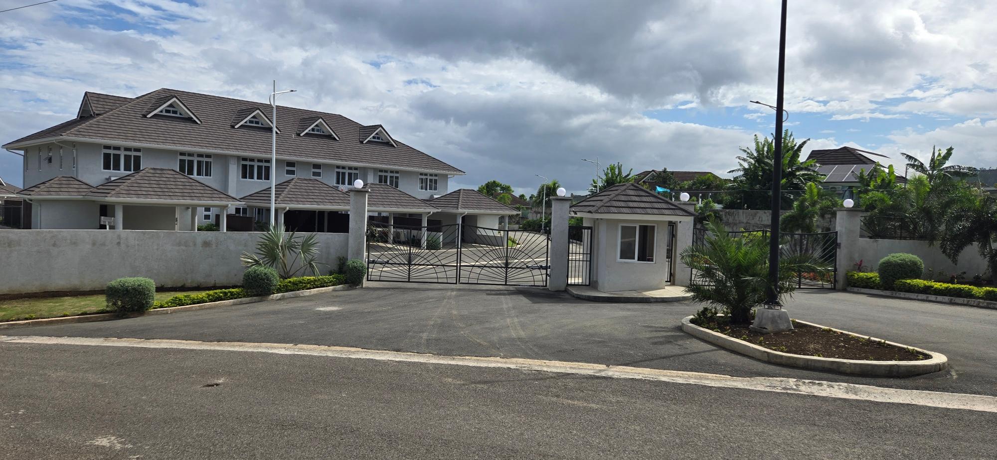 Townhouse For Rent: COUNTRY WALK, RICHMOND ES, Richmond | $2,300 photo 3