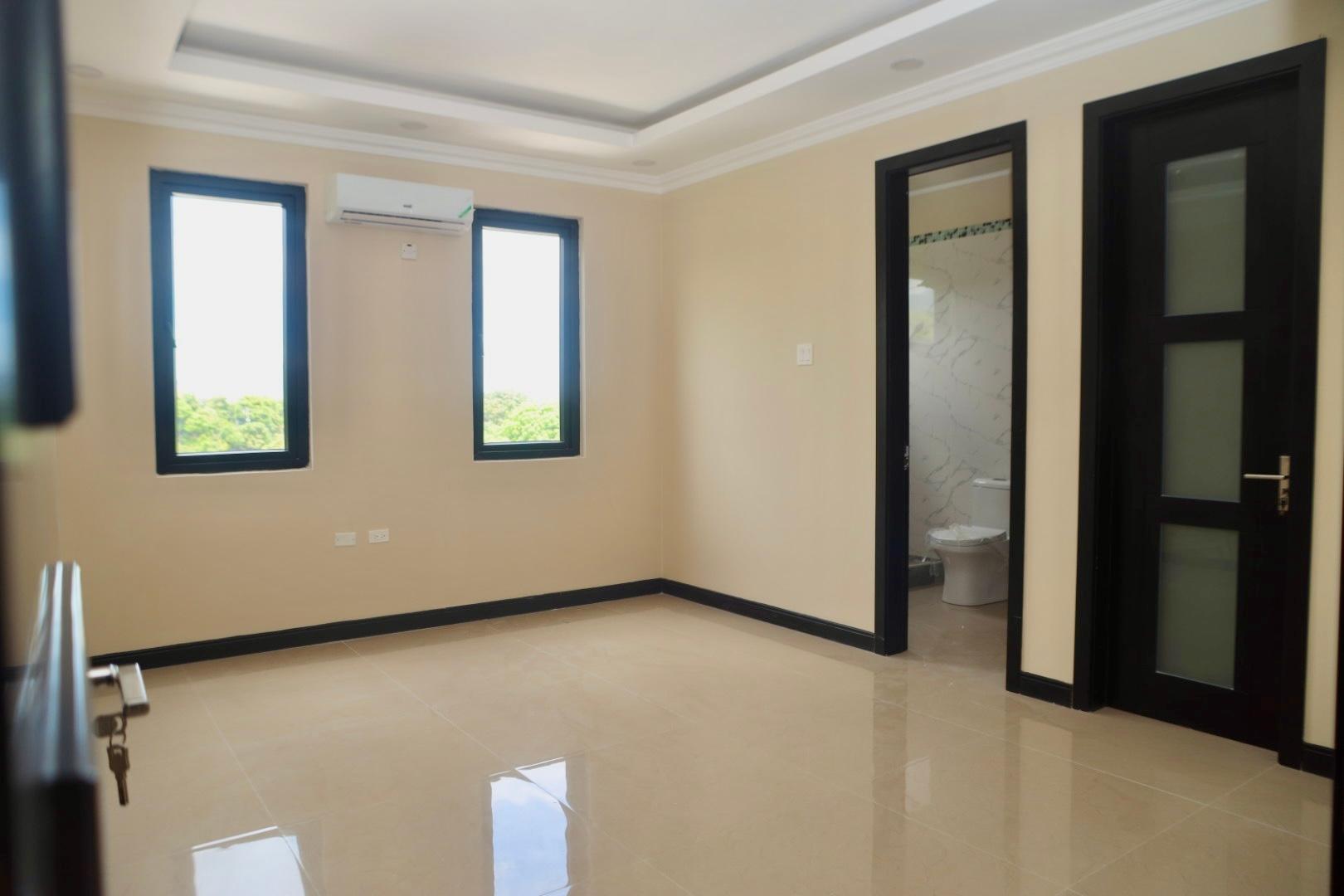 Apartment For Rent: DARLINGTON AVENUE, Kingston 8 | $1,500 photo 6