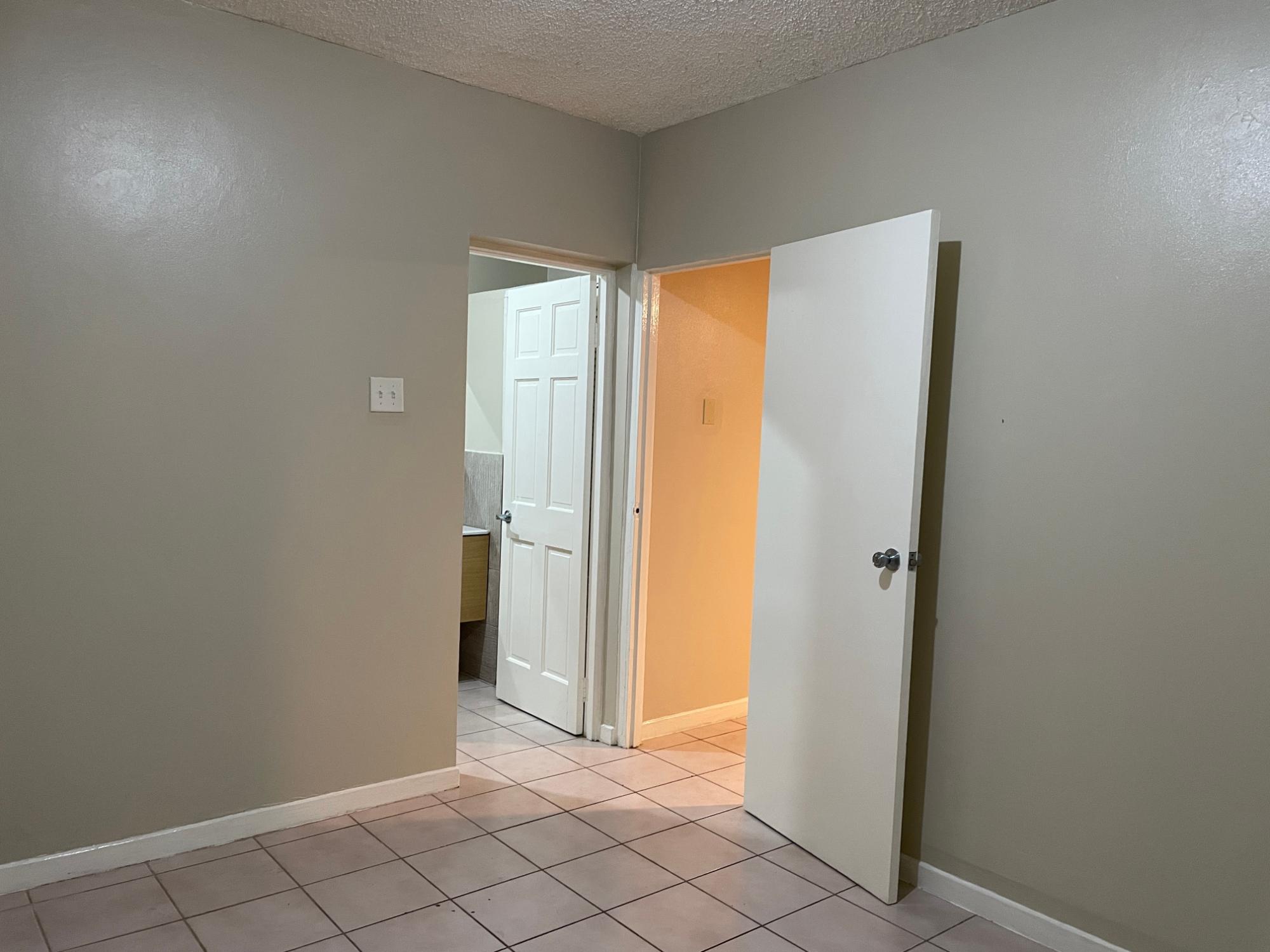 Apartment For Rent: RAVINIA ROAD, Kingston 6 | $110,000 photo 9