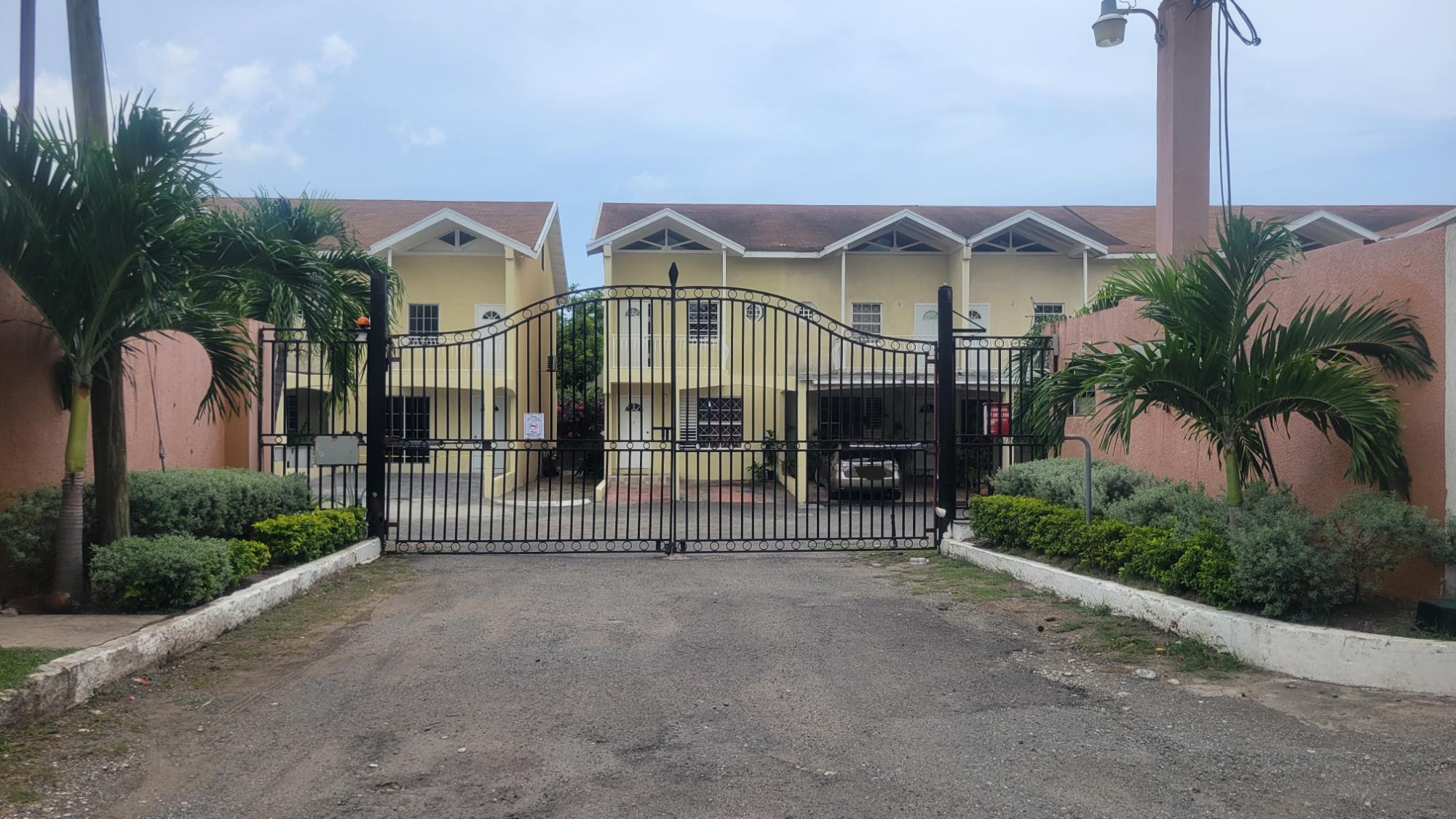 Townhouse For Rent: MAEVEN AVENUE, Kingston 10 | $195,000