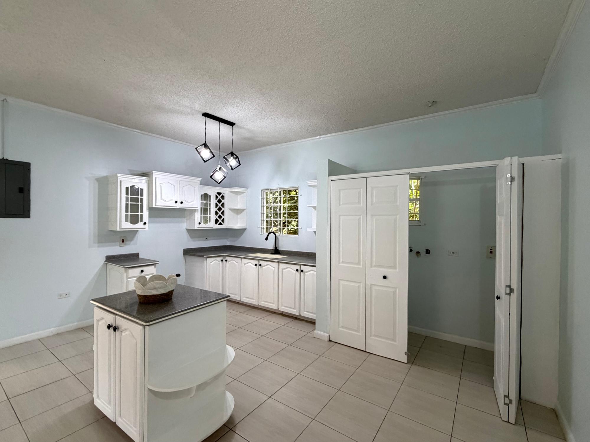Apartment For Rent: BELVEDERE CRESCENT, Red Hills | $150,000