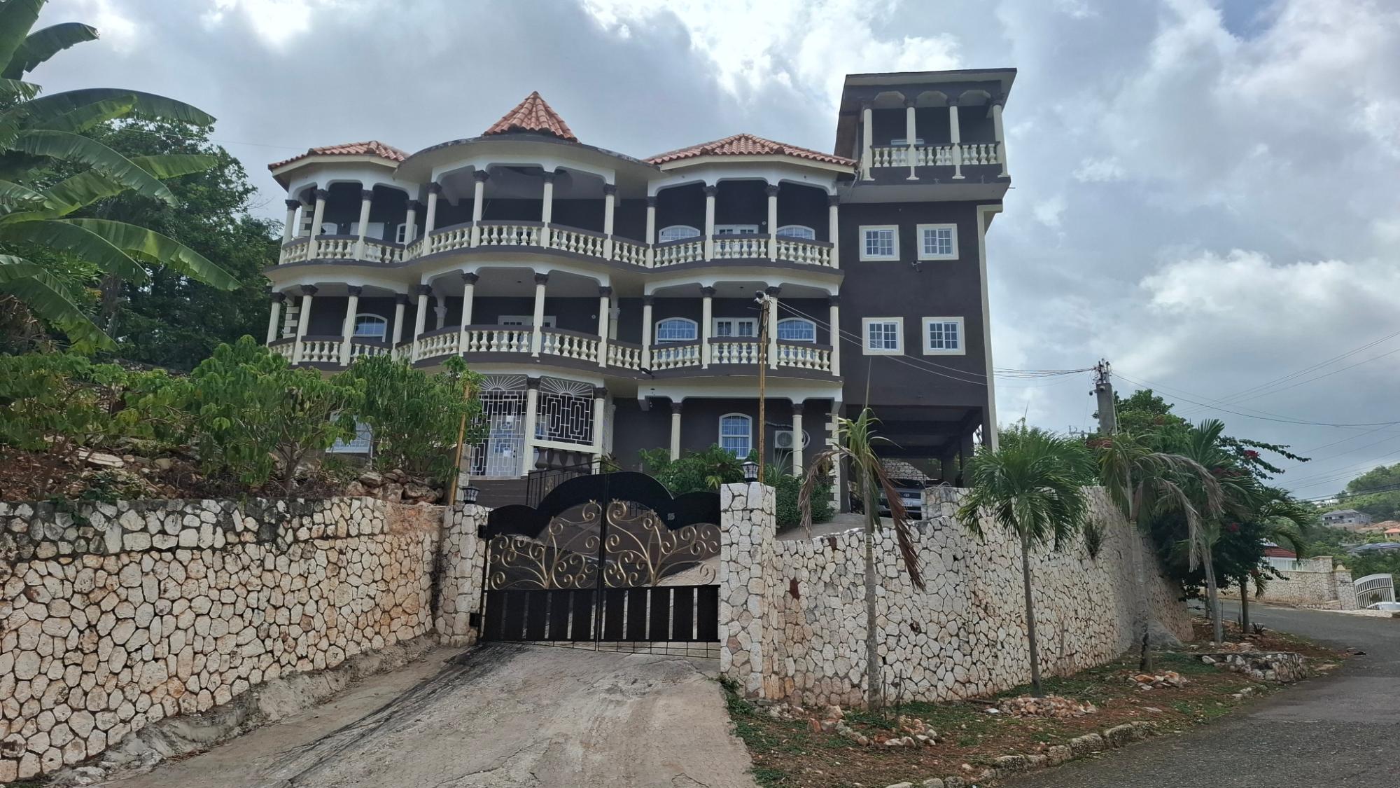 Apartment For Rent: LADY HAMILTON DRIVE, Kingston 19 | $180,000 photo 2