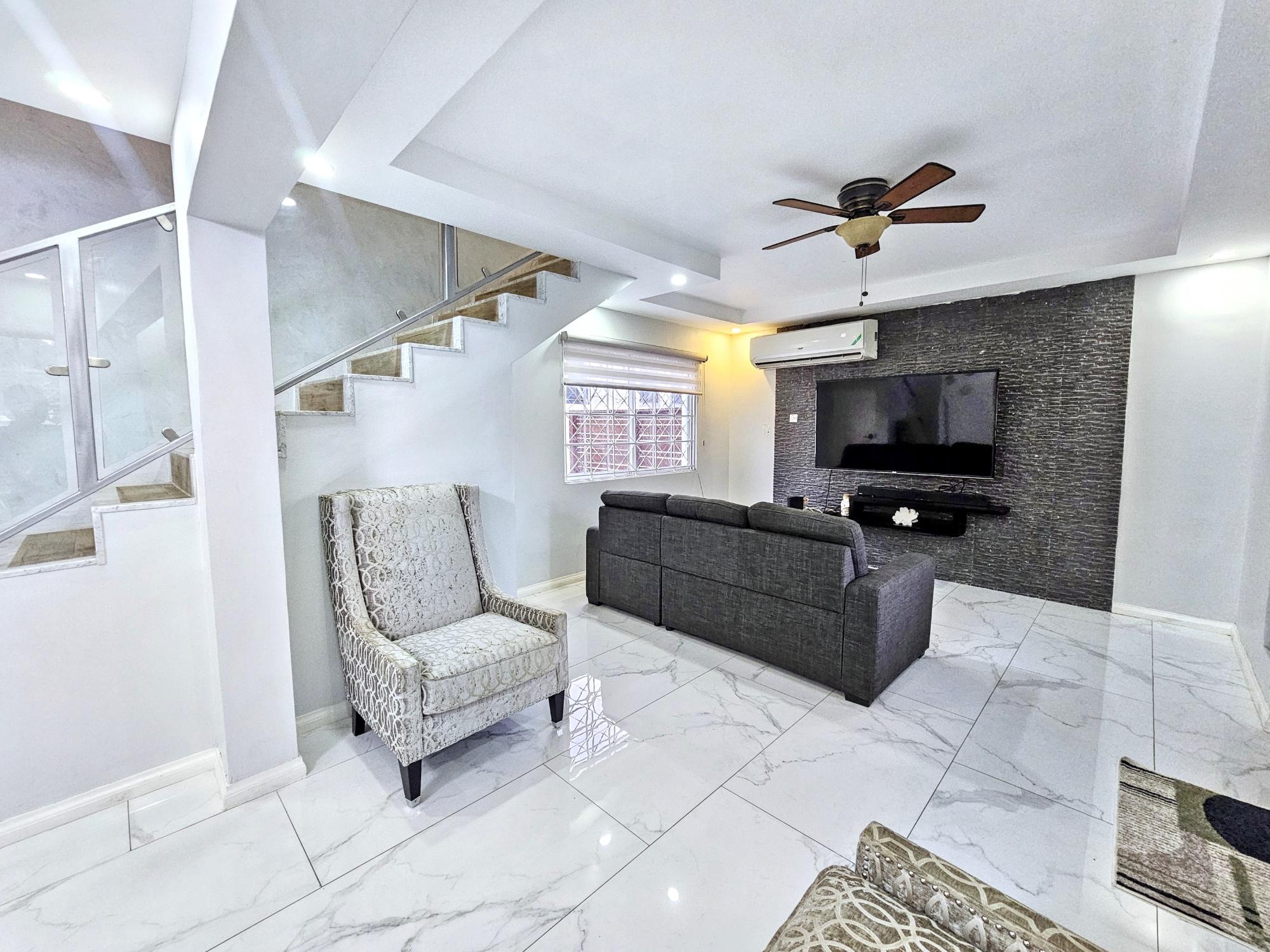 House For Rent: TYNDHURST AVENUE, Kingston 6 | $2,250 photo 3