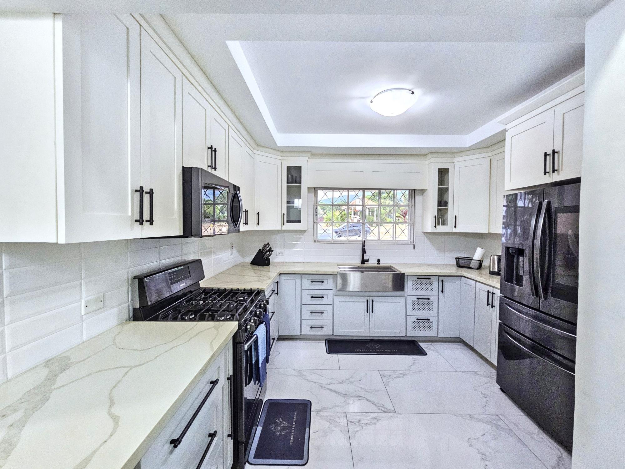 House For Rent: TYNDHURST AVENUE, Kingston 6 | $2,250 photo 4
