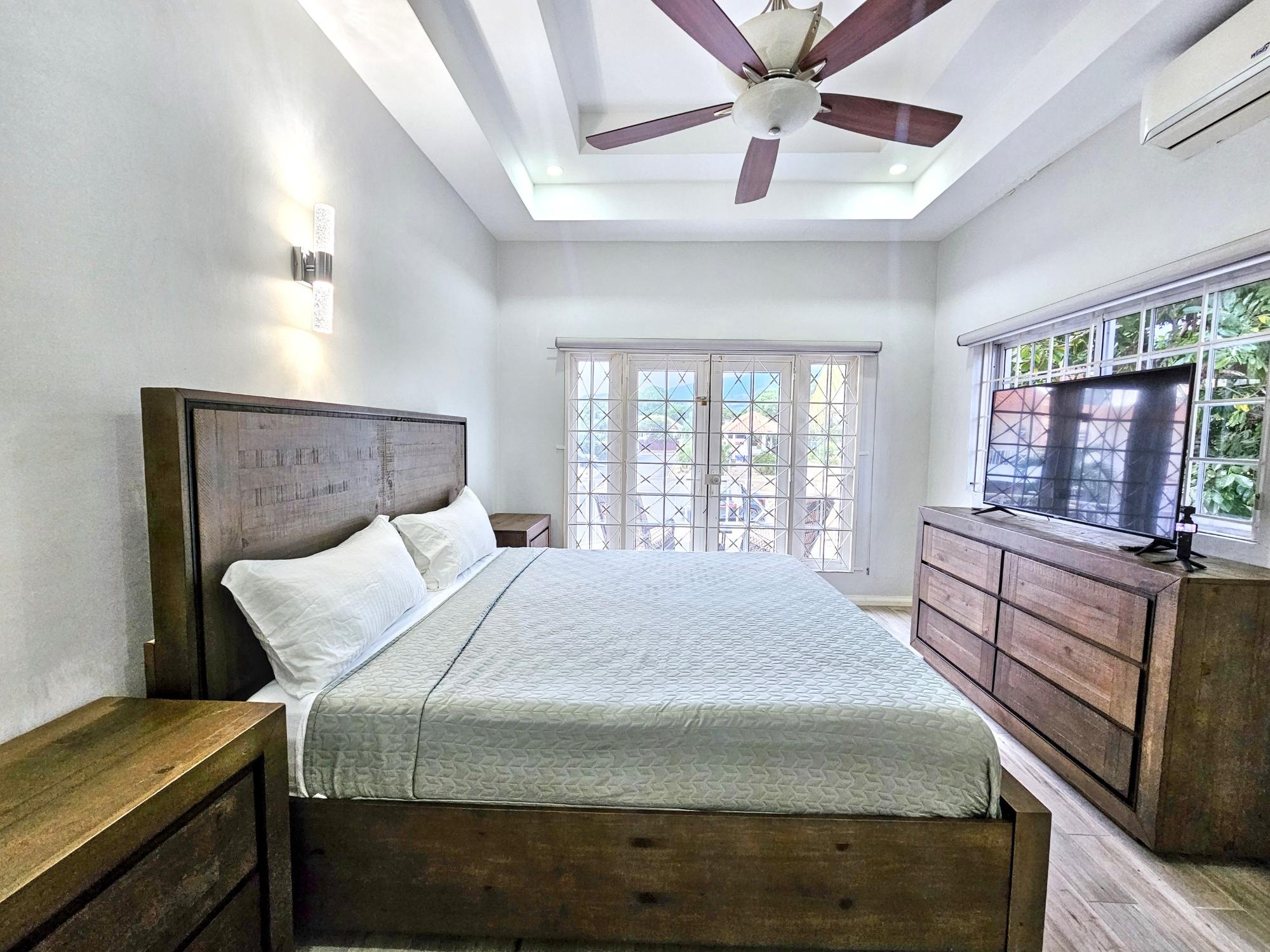 House For Rent: TYNDHURST AVENUE, Kingston 6 | $2,250 photo 10