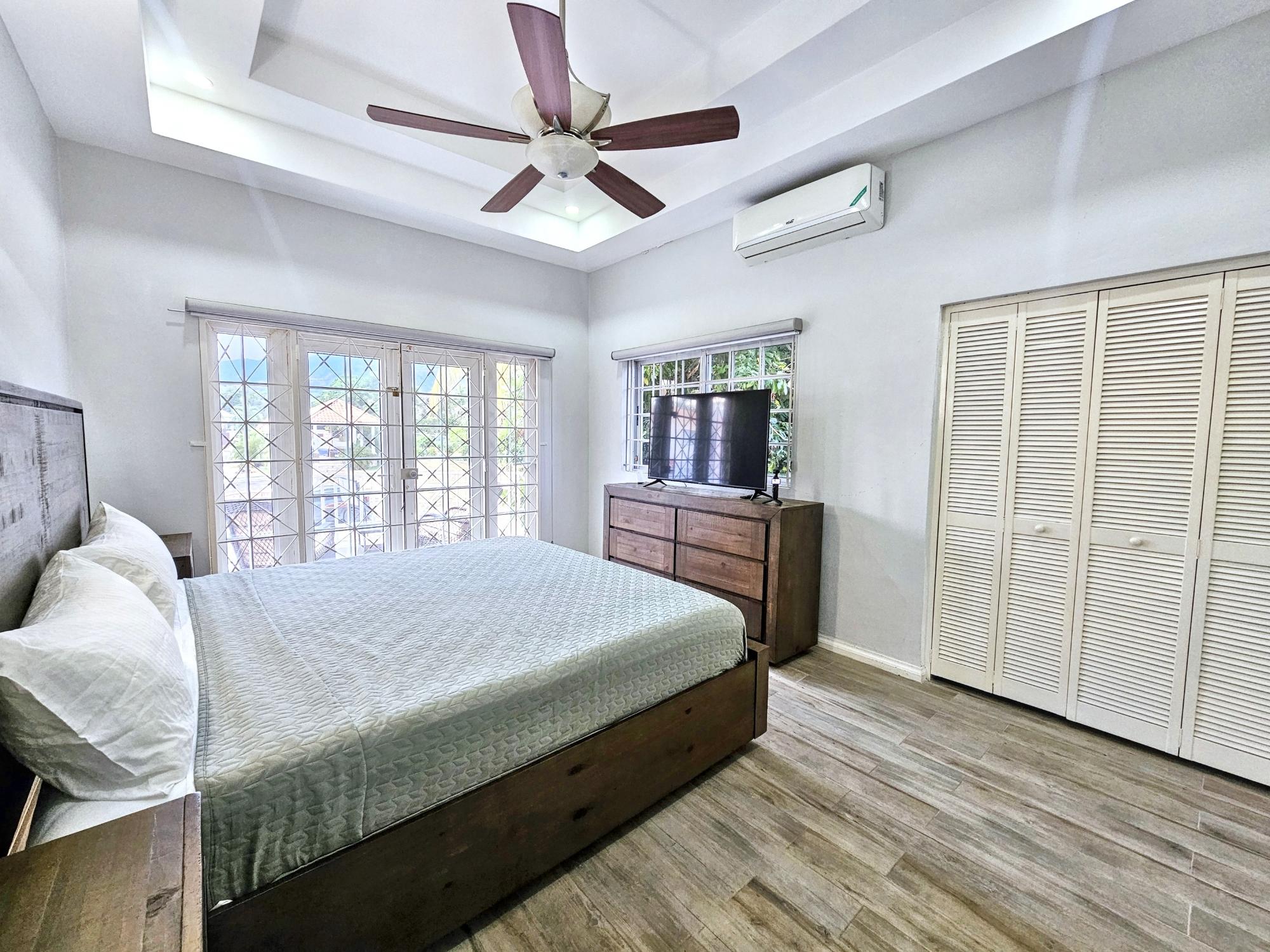 House For Rent: TYNDHURST AVENUE, Kingston 6 | $2,250 photo 11