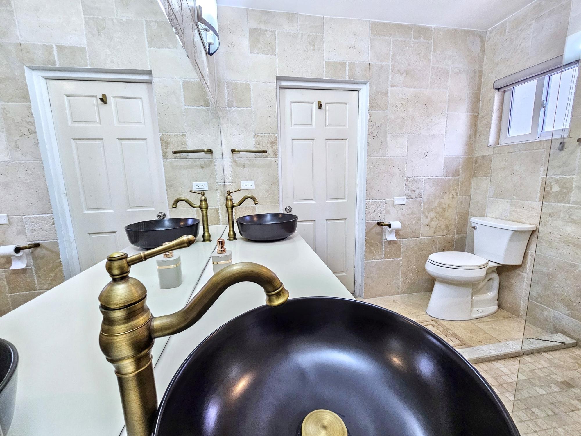 House For Rent: TYNDHURST AVENUE, Kingston 6 | $2,250 photo 13