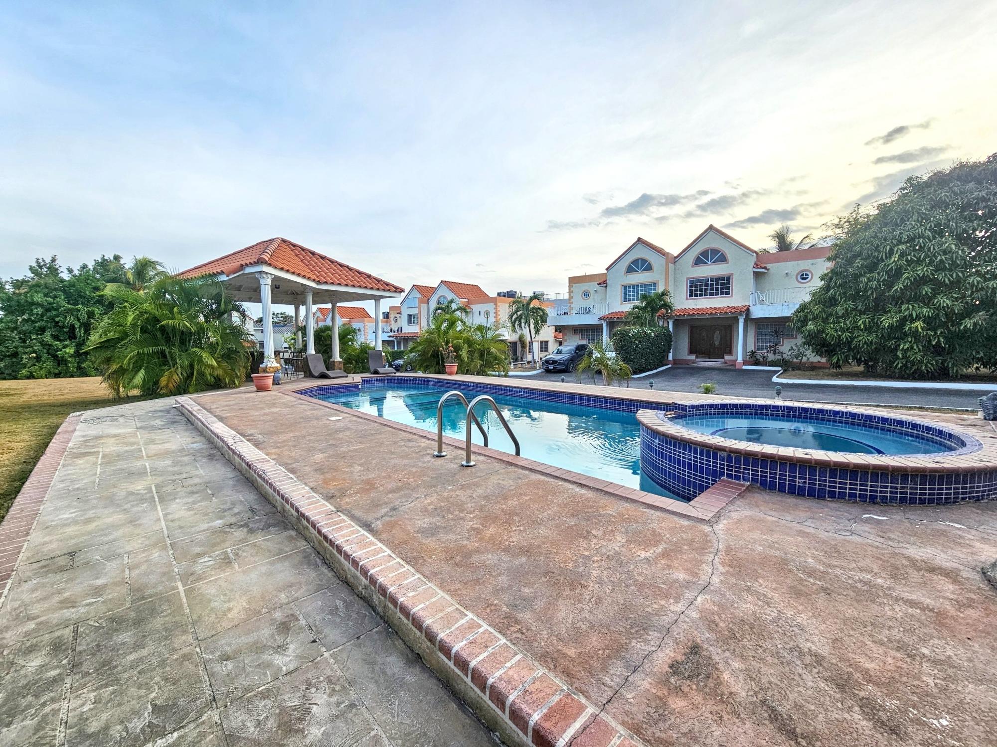 House For Rent: TYNDHURST AVENUE, Kingston 6 | $2,250 photo 17