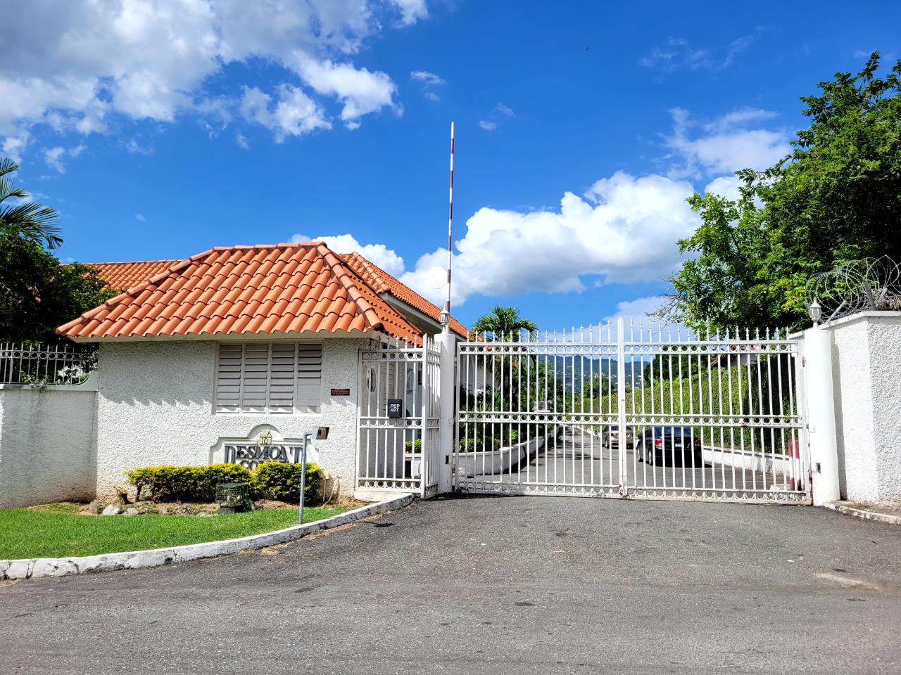 Apartment For Rent: EAST AVENUE, Kingston 8 | $110,000