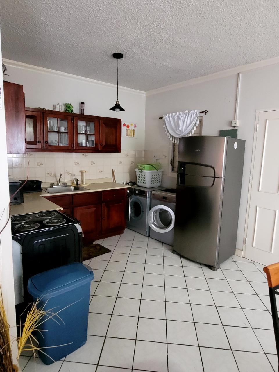 Apartment For Rent: EAST AVENUE, Kingston 8 | $110,000 photo 6
