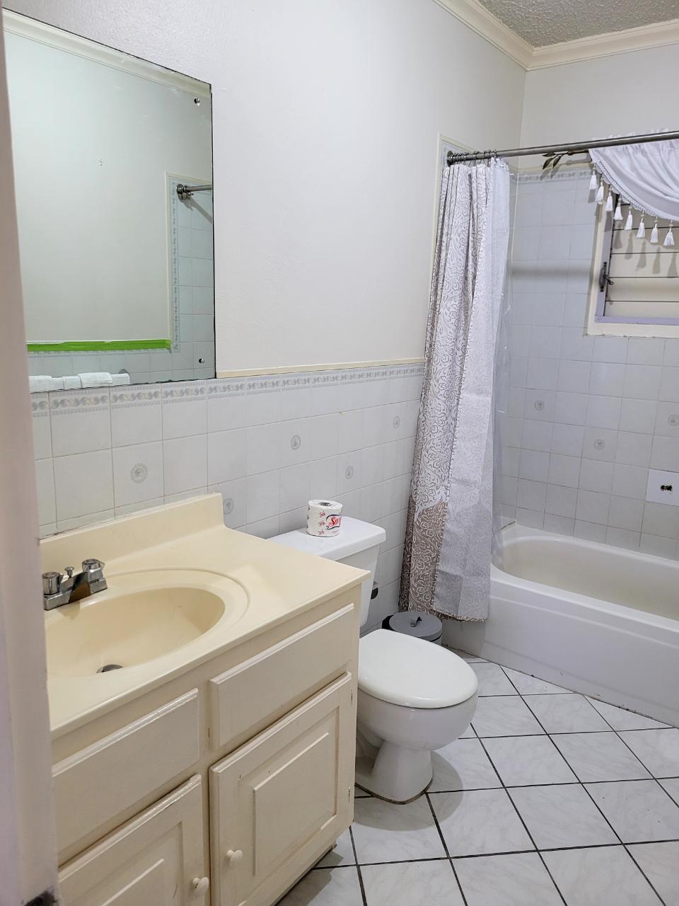 Apartment For Rent: EAST AVENUE, Kingston 8 | $110,000 photo 12