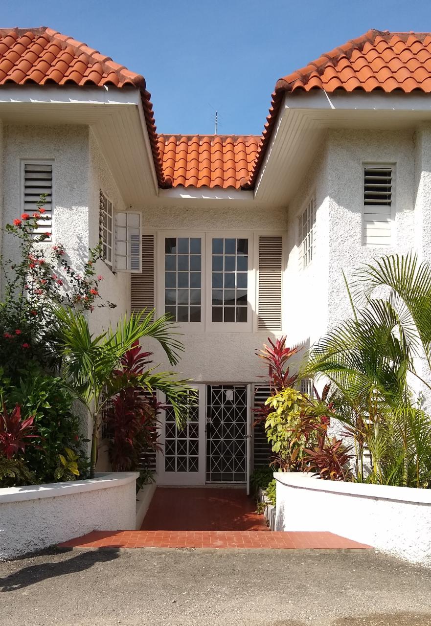 Apartment For Rent: EAST AVENUE, Kingston 8 | $115,000 photo 2