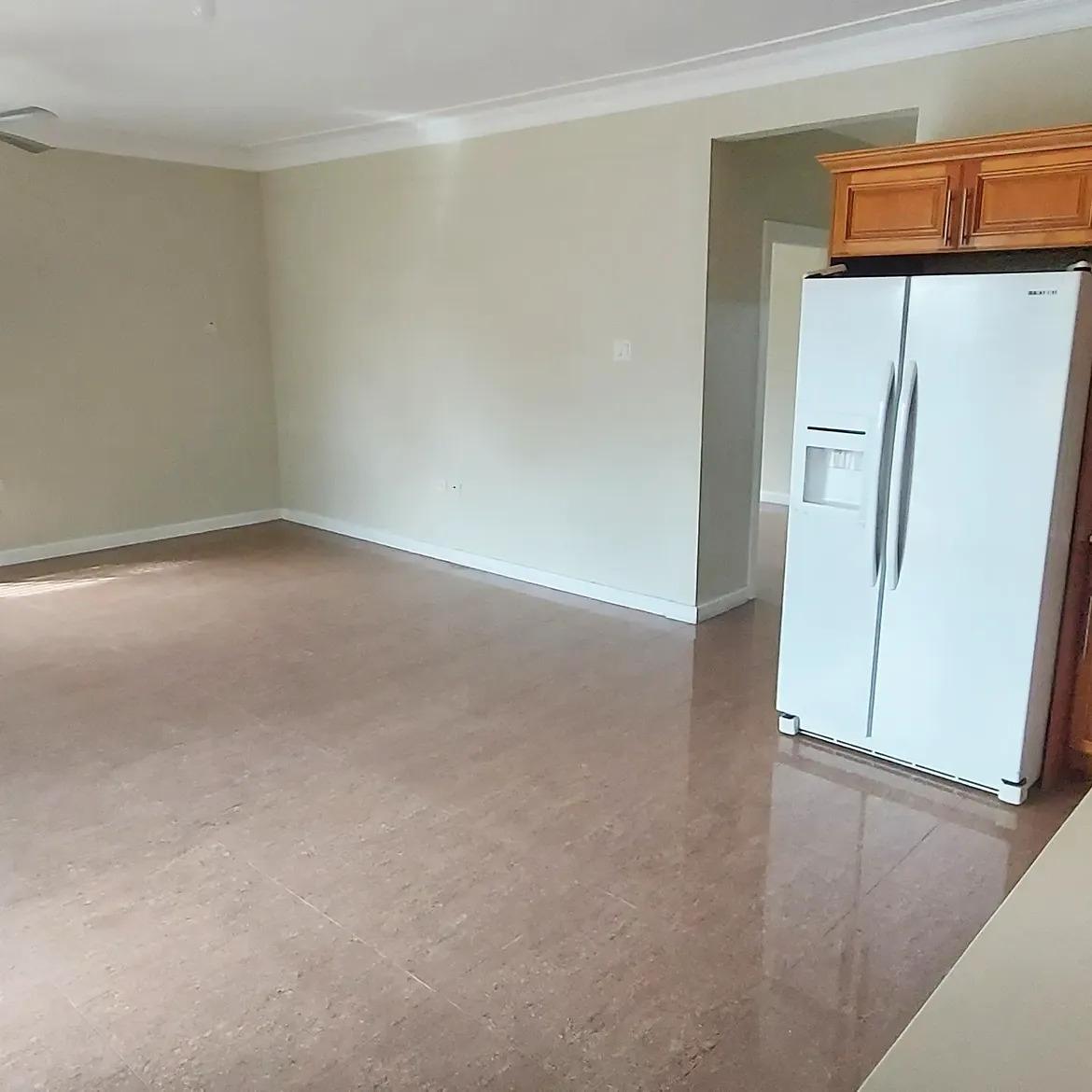 Apartment For Rent: UNIVERSITY CRECENT, Kingston 7 | $1,200 photo 4