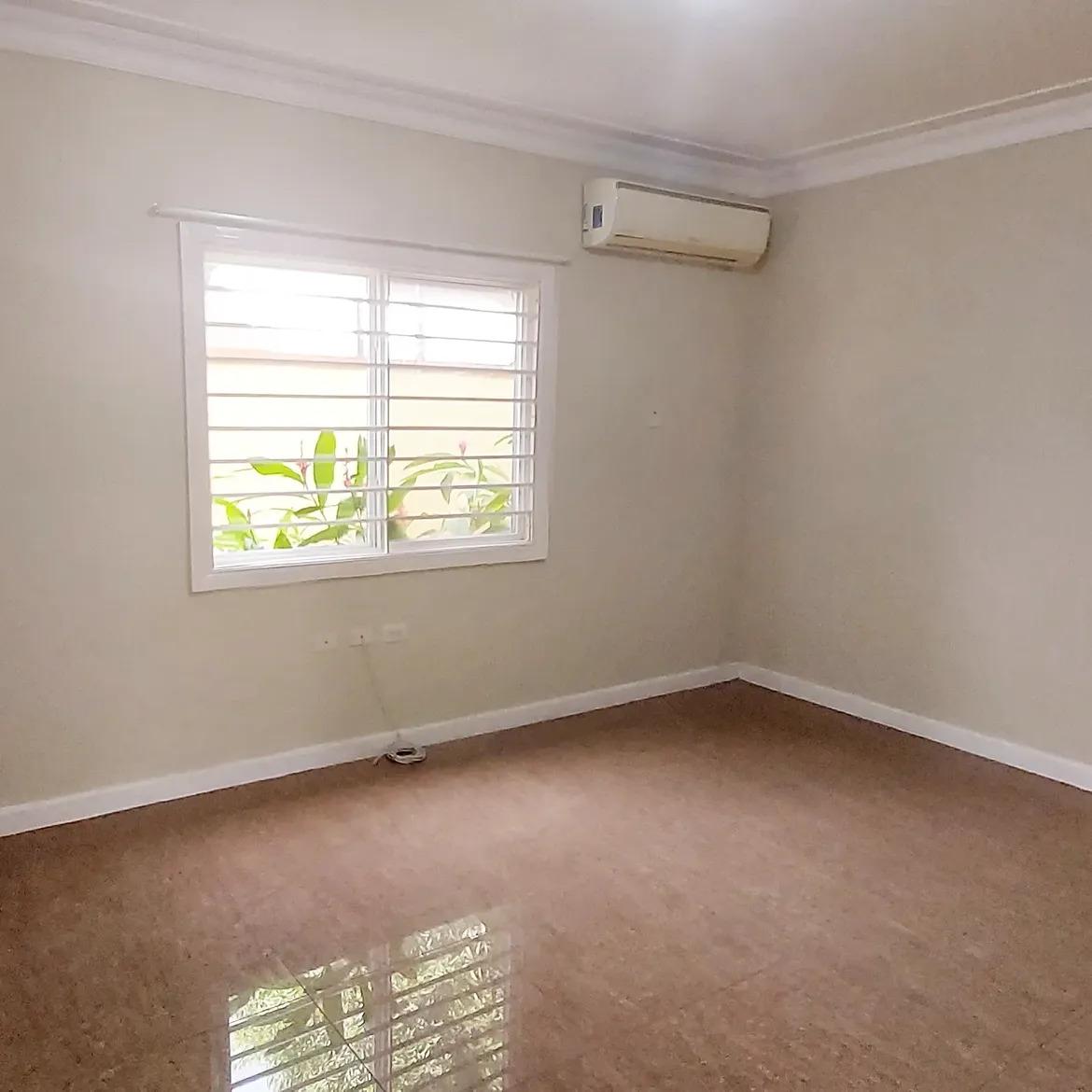 Apartment For Rent: UNIVERSITY CRECENT, Kingston 7 | $1,200 photo 8