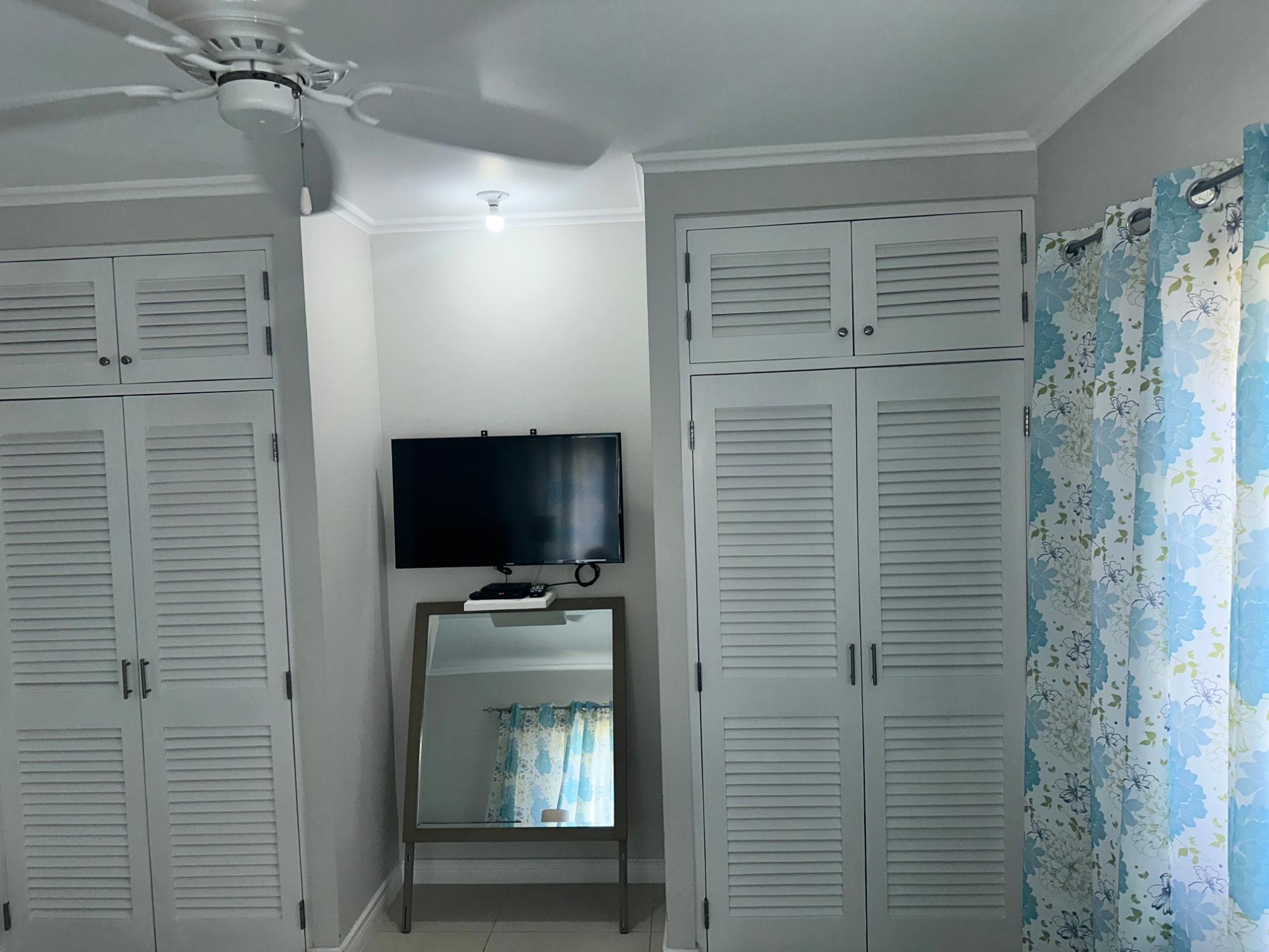 Apartment For Rent: RICHMOND ST. ANN, Richmond | $1,600 photo 17