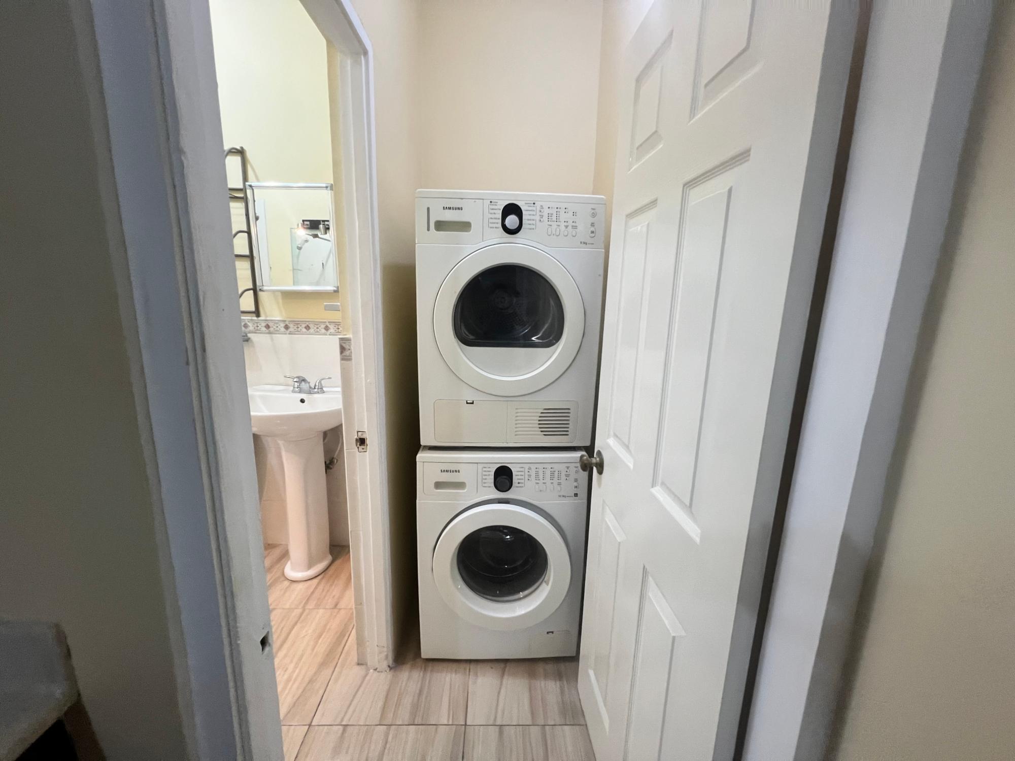 Apartment For Rent: KENSINGTON CRESCENT, Kingston 5 | $160,000 photo 4