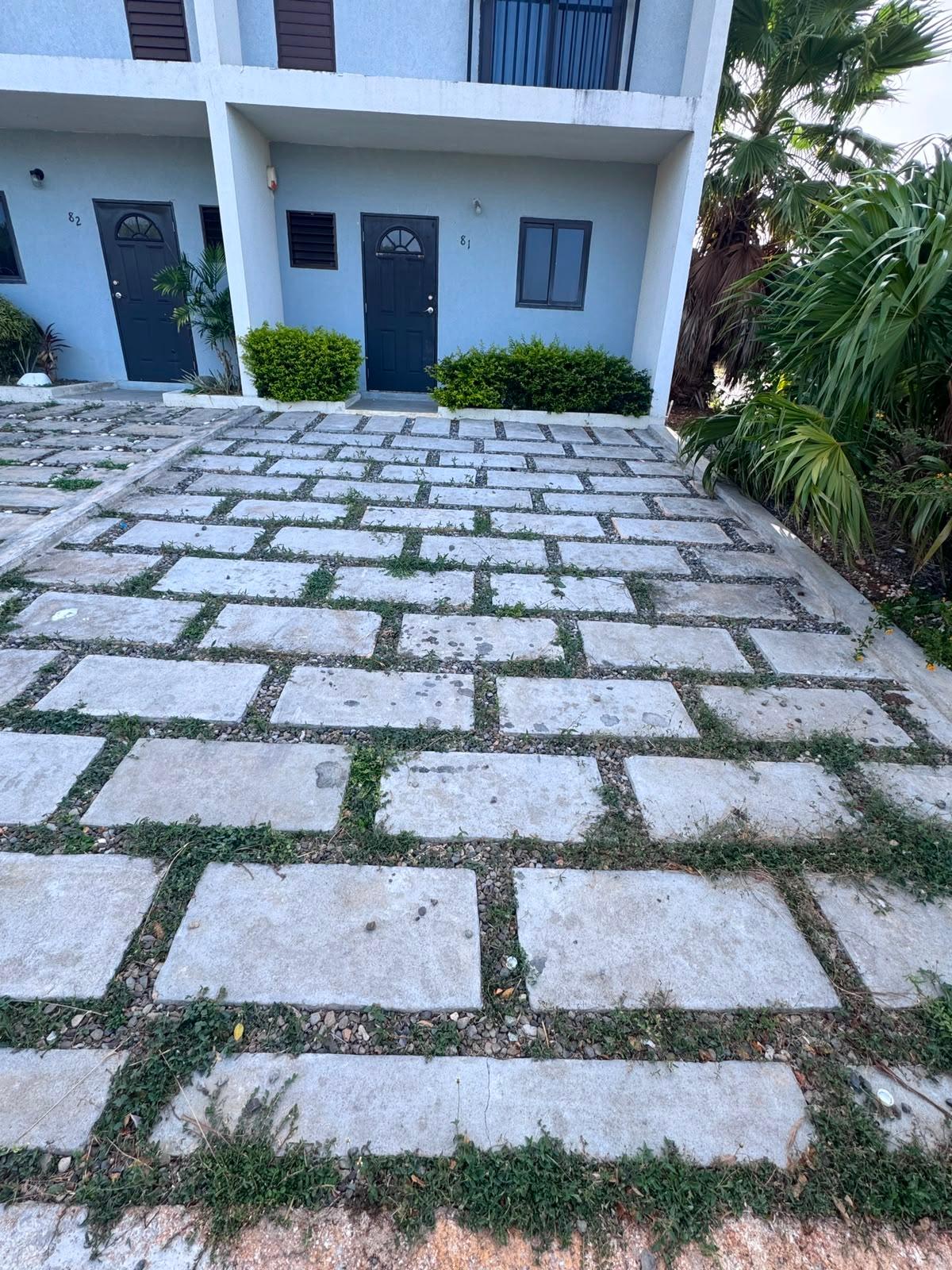 Townhouse For Rent: CHAMELOT VILLAGE PHASE 1, Discovery Bay | $1,100 photo 3