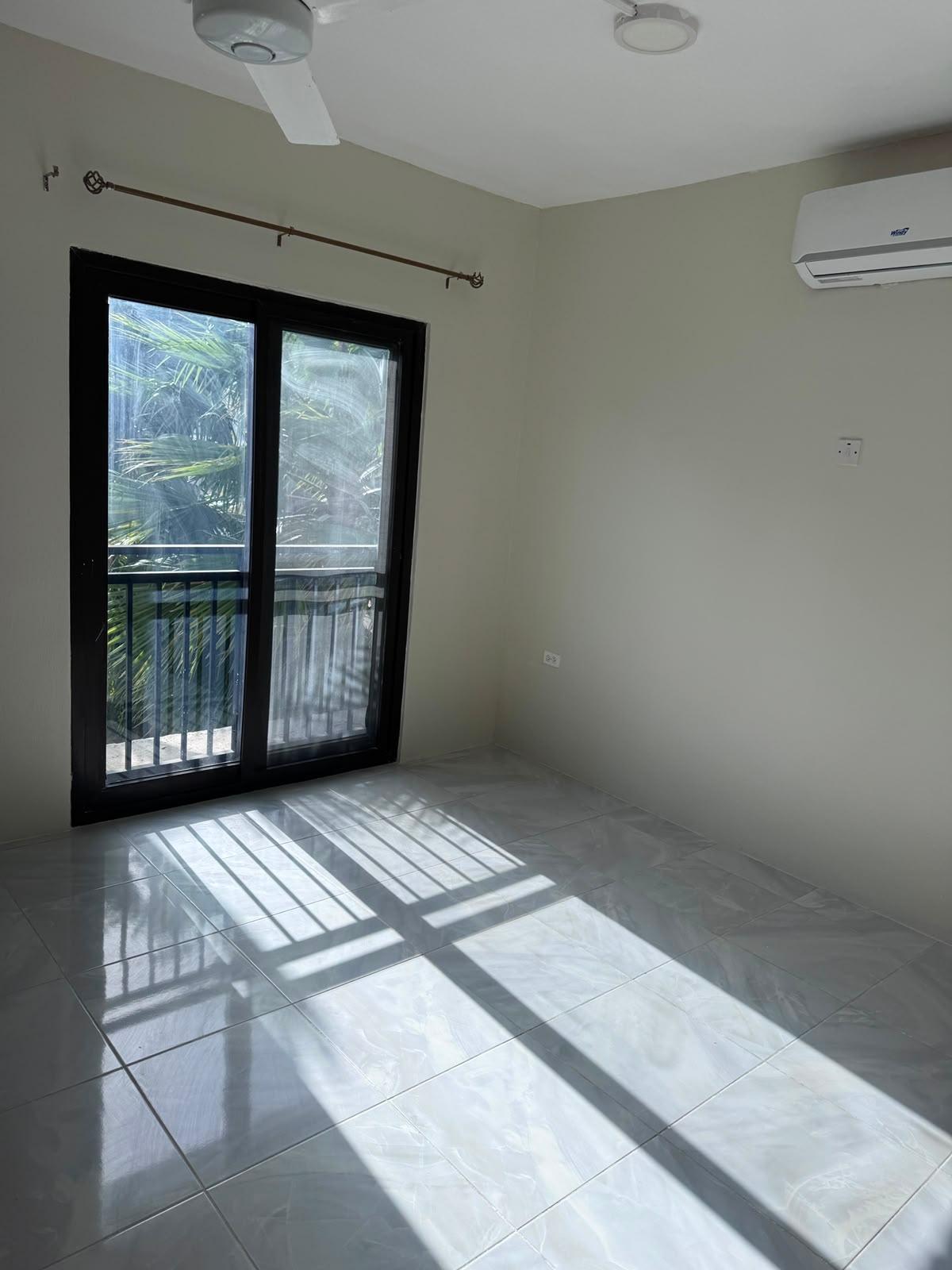 Townhouse For Rent: CHAMELOT VILLAGE PHASE 1, Discovery Bay | $1,100 photo 5