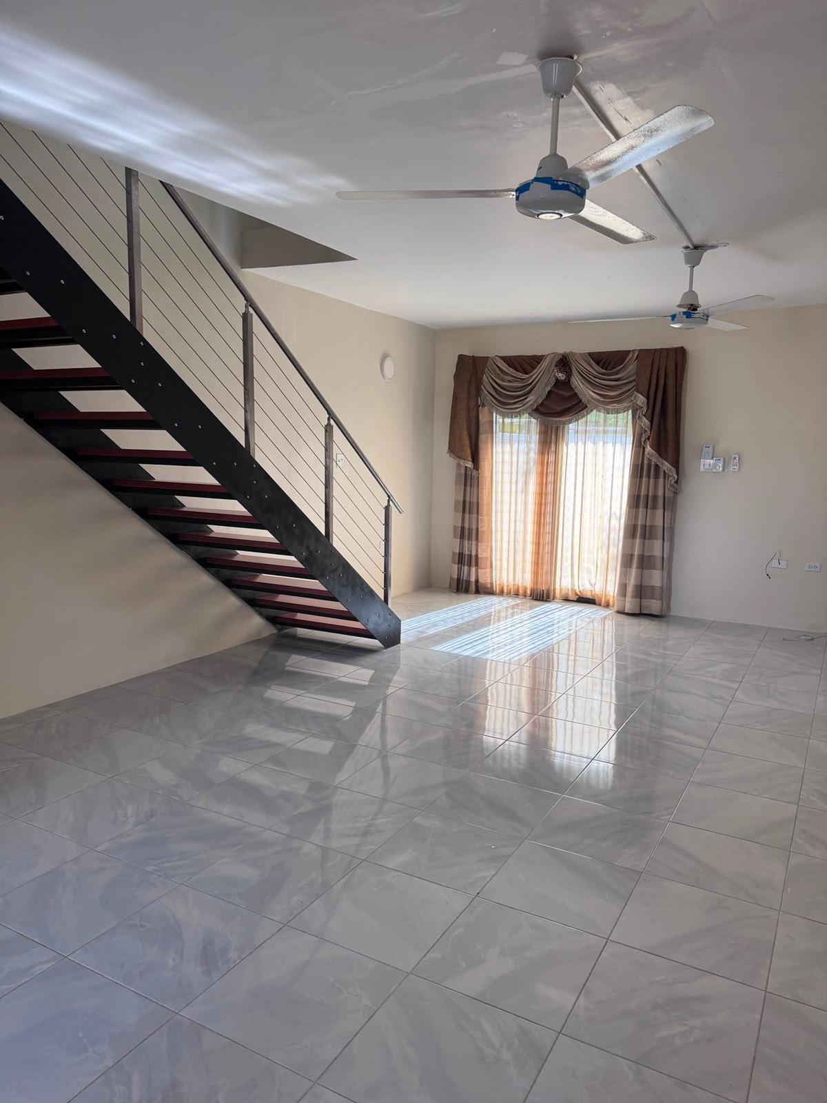 Townhouse For Rent: CHAMELOT VILLAGE PHASE 1, Discovery Bay | $1,100 photo 11