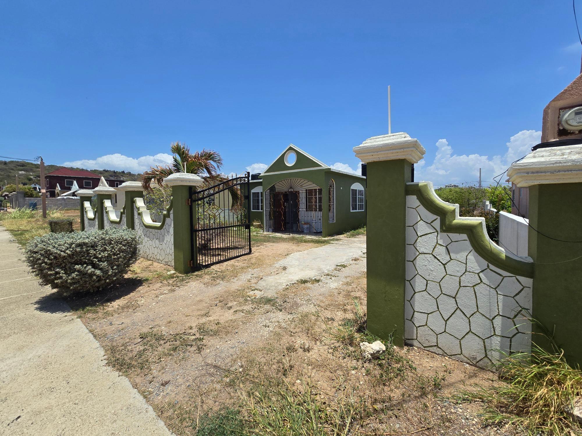 House For Rent: SANDHILLS VISTA, Hellshire Heights | $95,000 photo 2