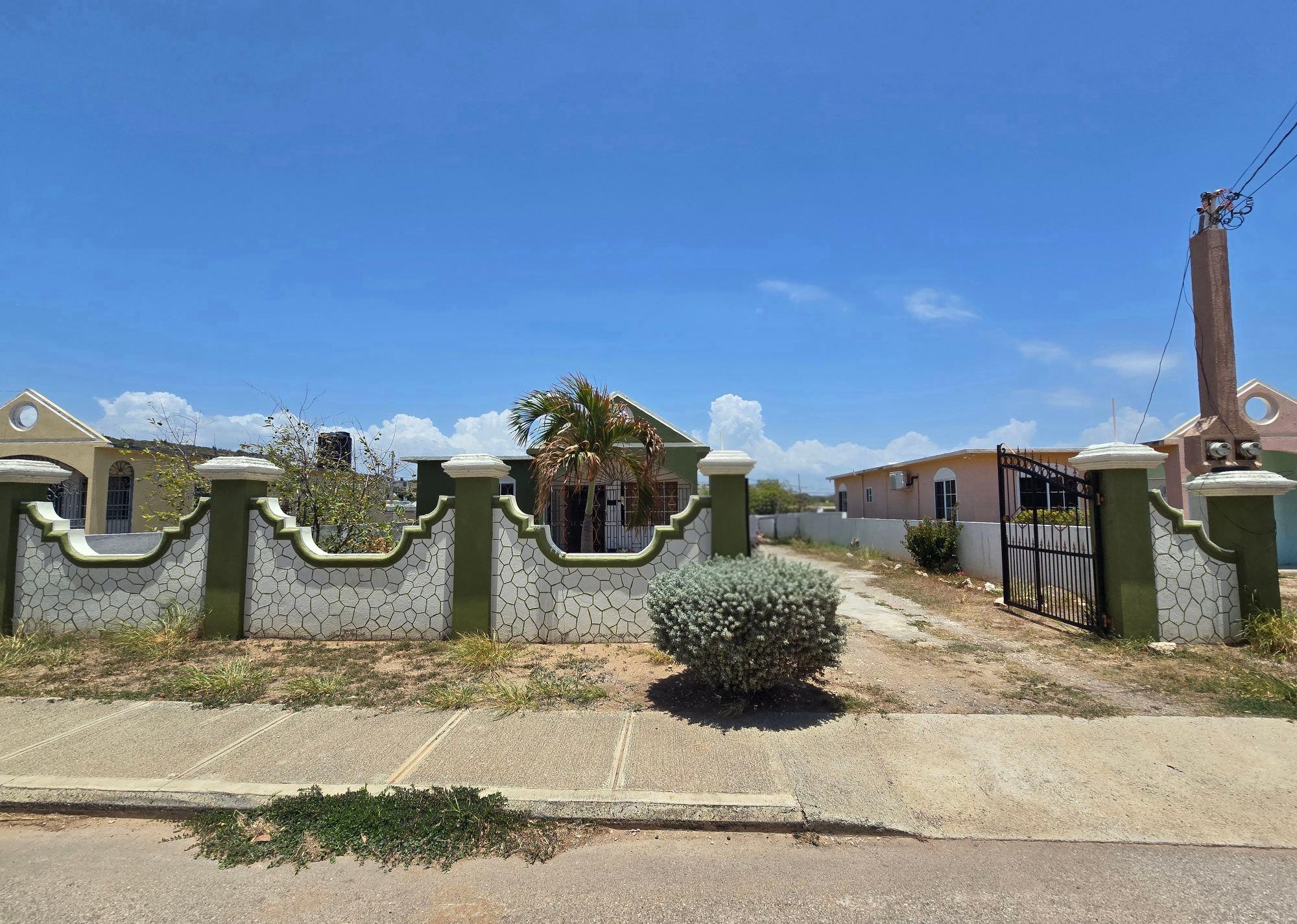 House For Rent: SANDHILLS VISTA, Hellshire Heights | $95,000 photo 16
