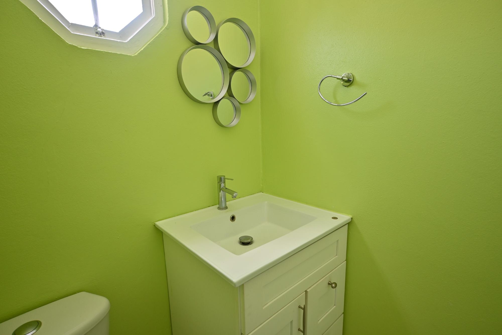 Townhouse For Rent: CHAMBERS DRIVE, Kingston 6 | $250,000 photo 7