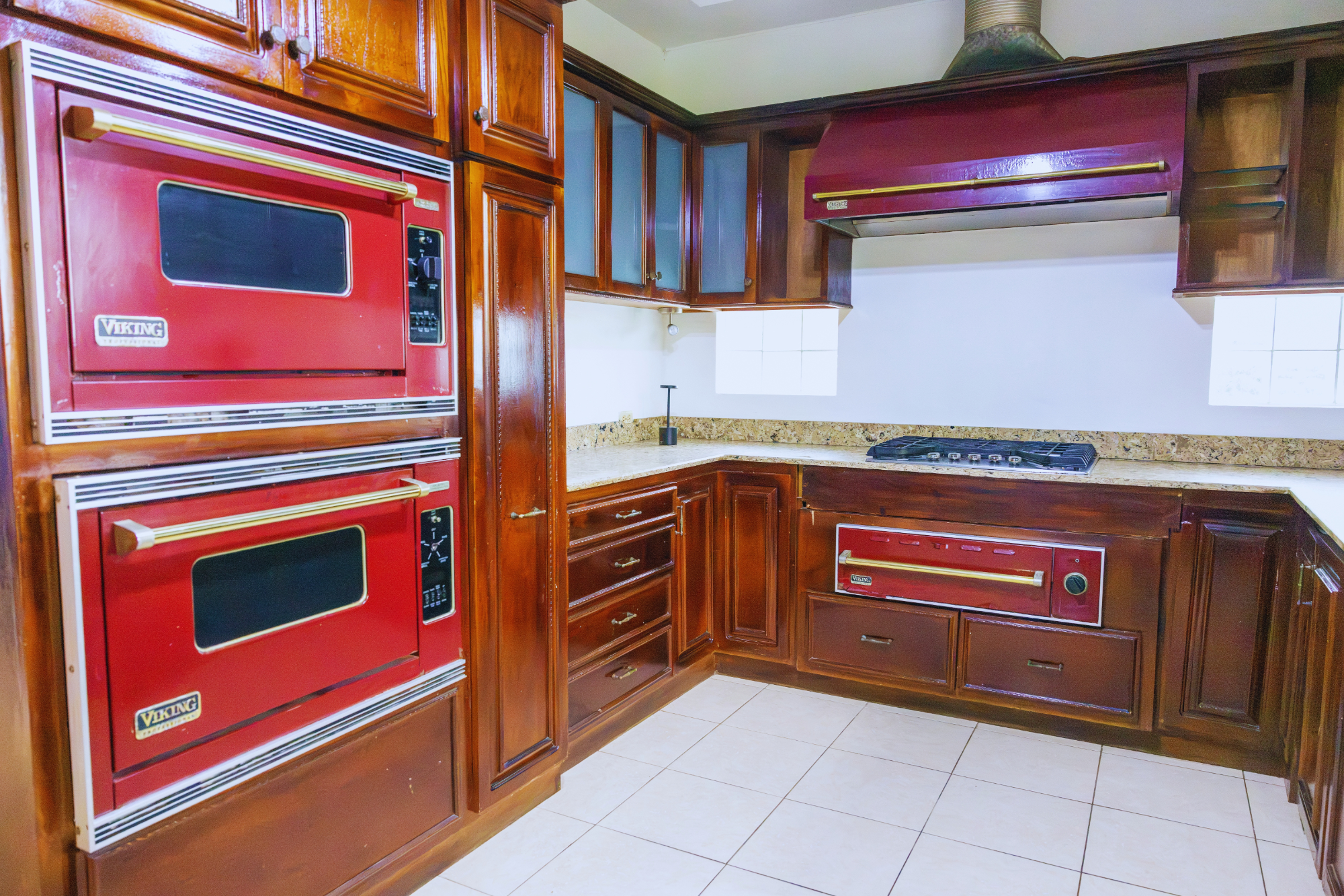 Apartment For Rent: SKYLINE DRIVE. JACKS HILL, Kingston 6 | $1,000 photo 5