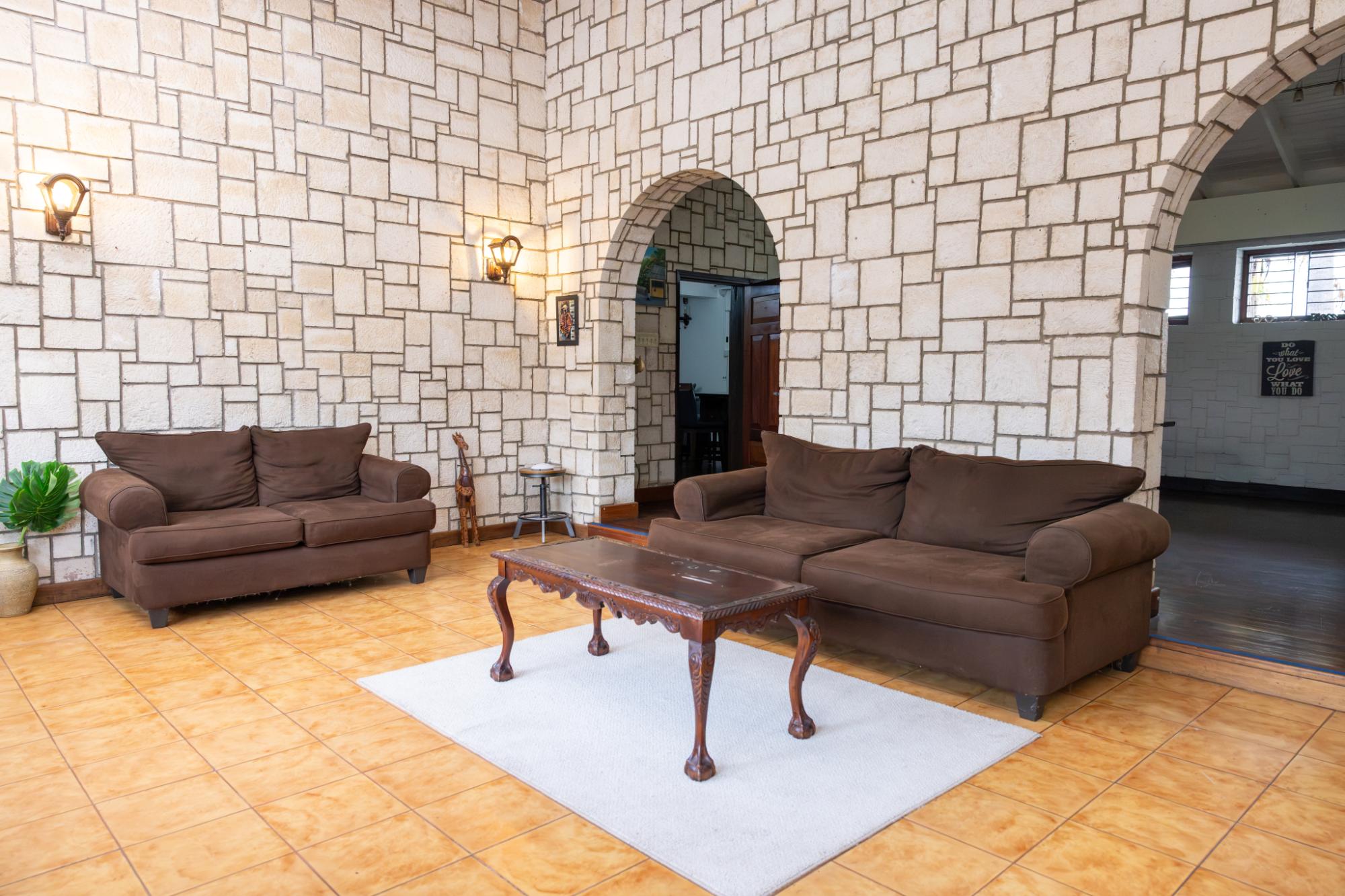 Apartment For Rent: SKYLINE DRIVE. JACKS HILL, Kingston 6 | $1,000 photo 6
