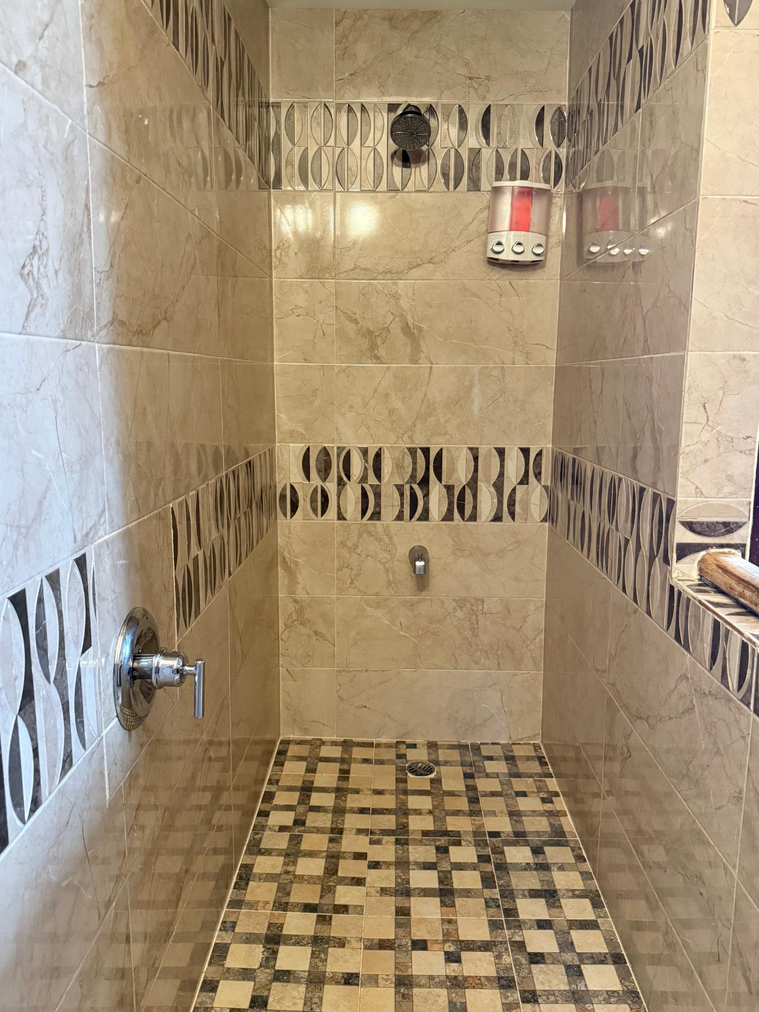 Apartment For Rent: SKYLINE DRIVE. JACKS HILL, Kingston 6 | $1,000 photo 11
