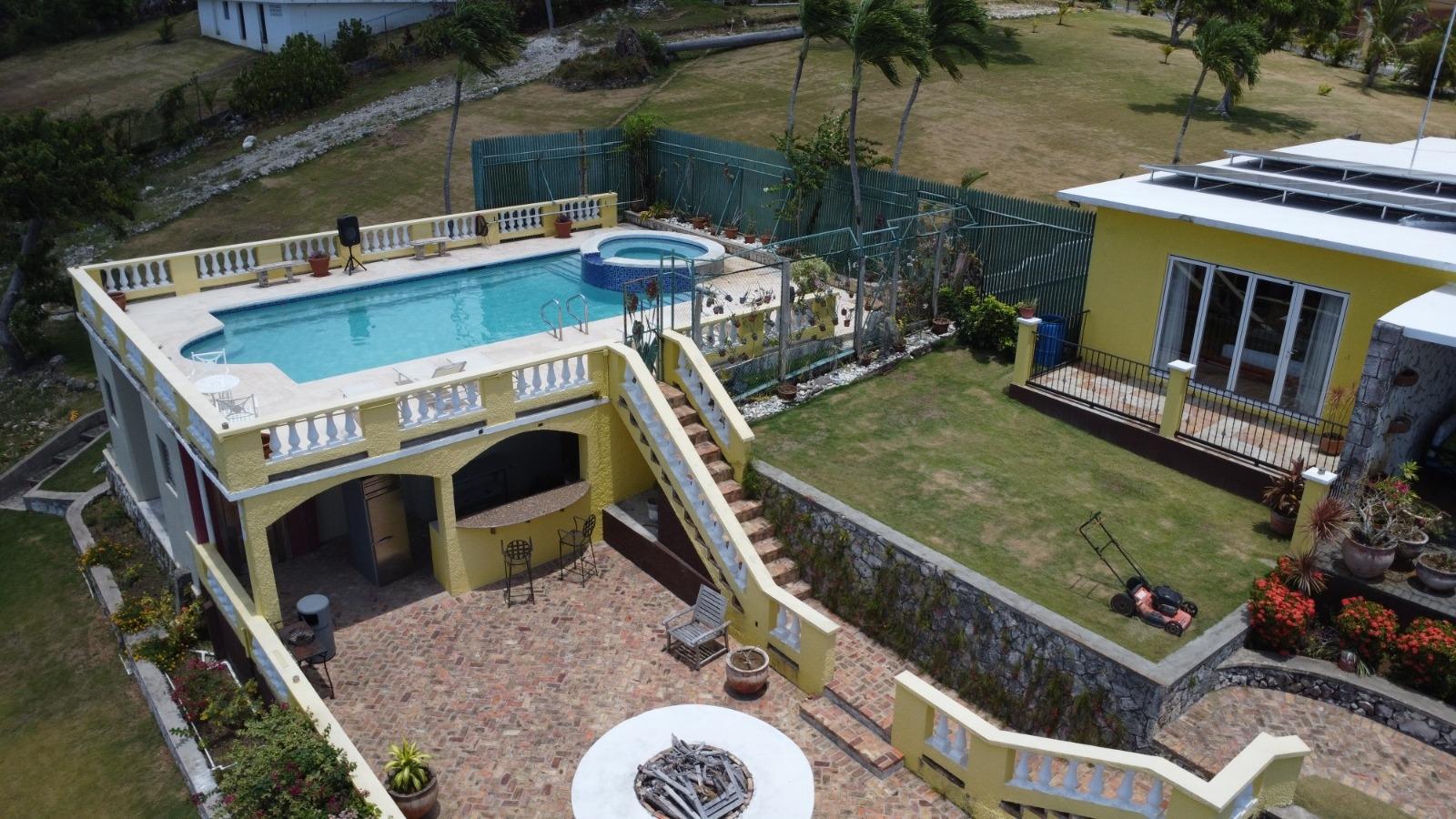 House For Sale: RHYNIE DRIVE UNITY HALL, Unity Hall | $690,000 photo 3
