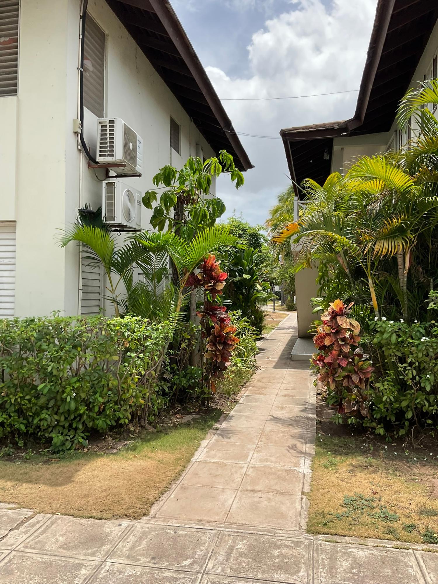 Apartment For Rent: RENFREW ROAD, Kingston 10 | $155,000 photo 2
