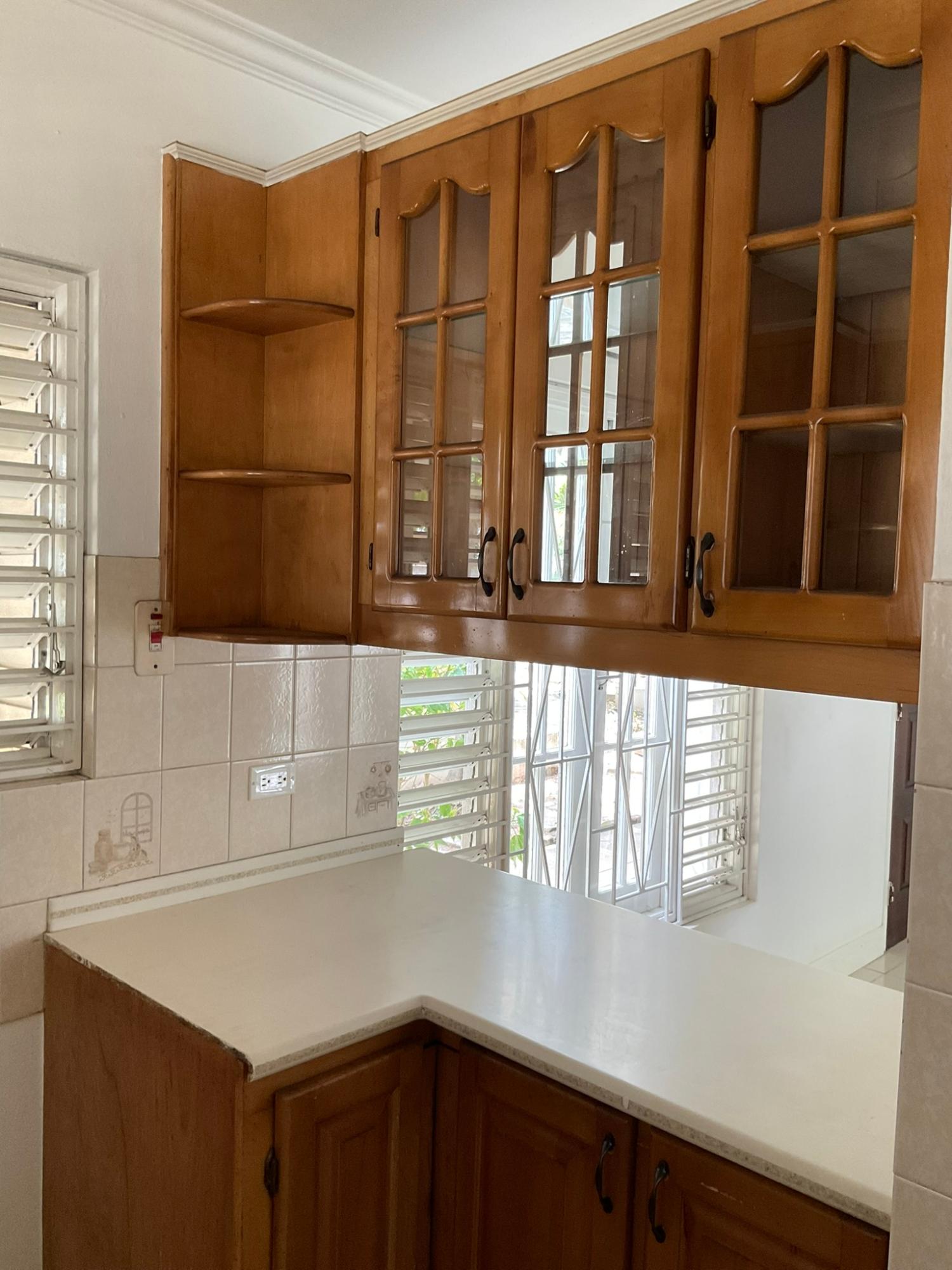 Apartment For Rent: RENFREW ROAD, Kingston 10 | $155,000 photo 5