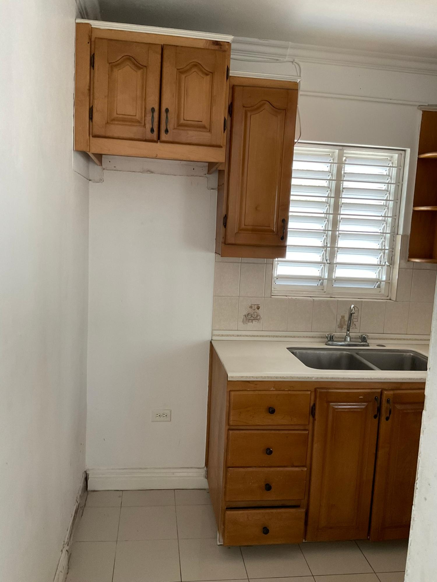 Apartment For Rent: RENFREW ROAD, Kingston 10 | $155,000 photo 6