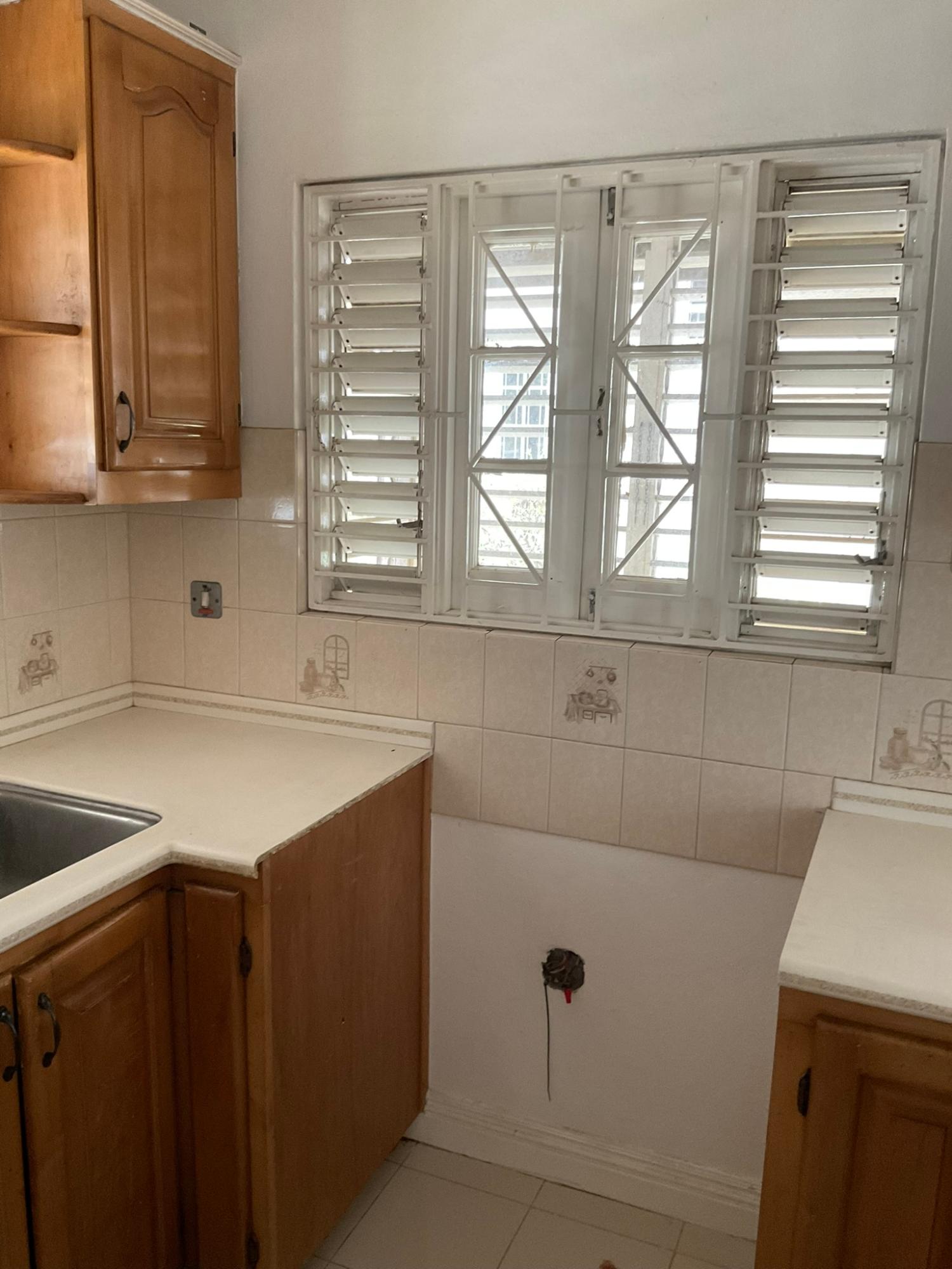 Apartment For Rent: RENFREW ROAD, Kingston 10 | $155,000 photo 7