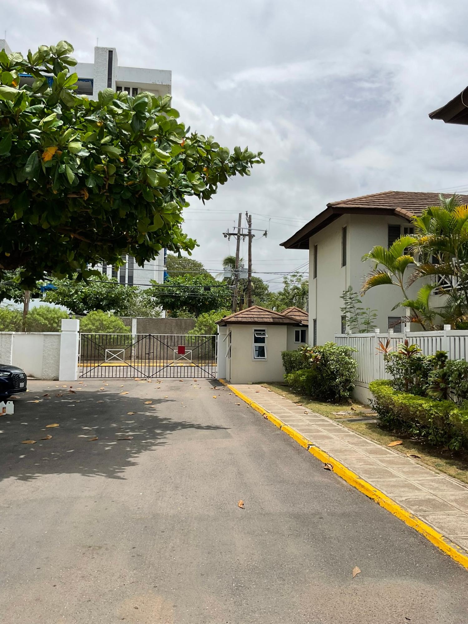 Apartment For Rent: RENFREW ROAD, Kingston 10 | $155,000 photo 15