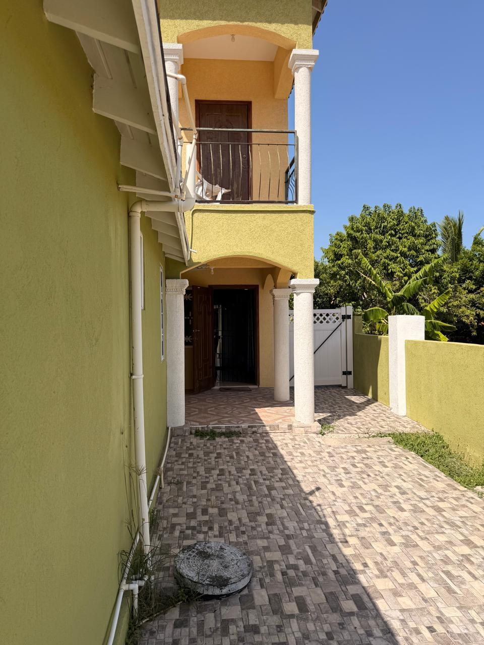 Apartment For Rent: ISLAND CIRCLE, New Harbour Village | $145,000 photo 4