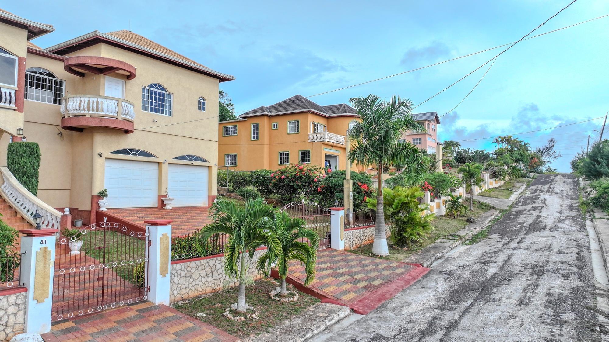 House For Sale: MUNRO, MALVERN, Malvern | $500,000 photo 3