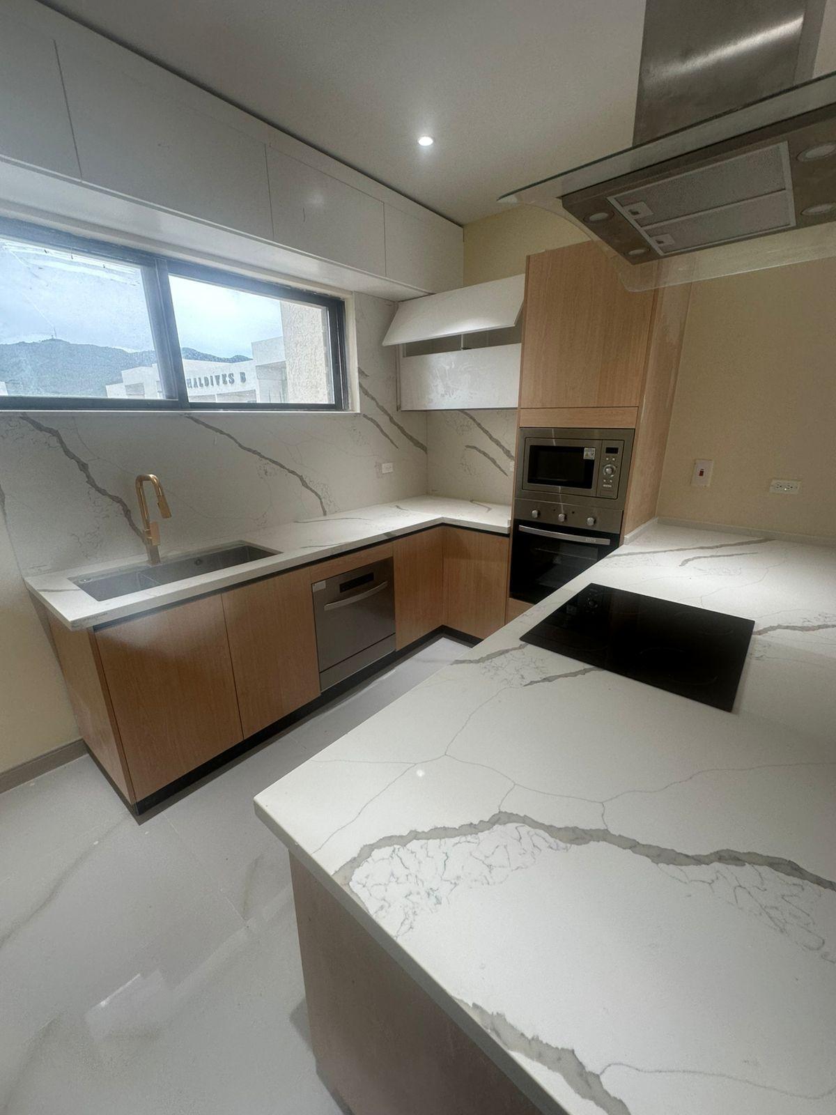 Apartment For Sale: SAPPHIRE, Richmond | $265,000 photo 4