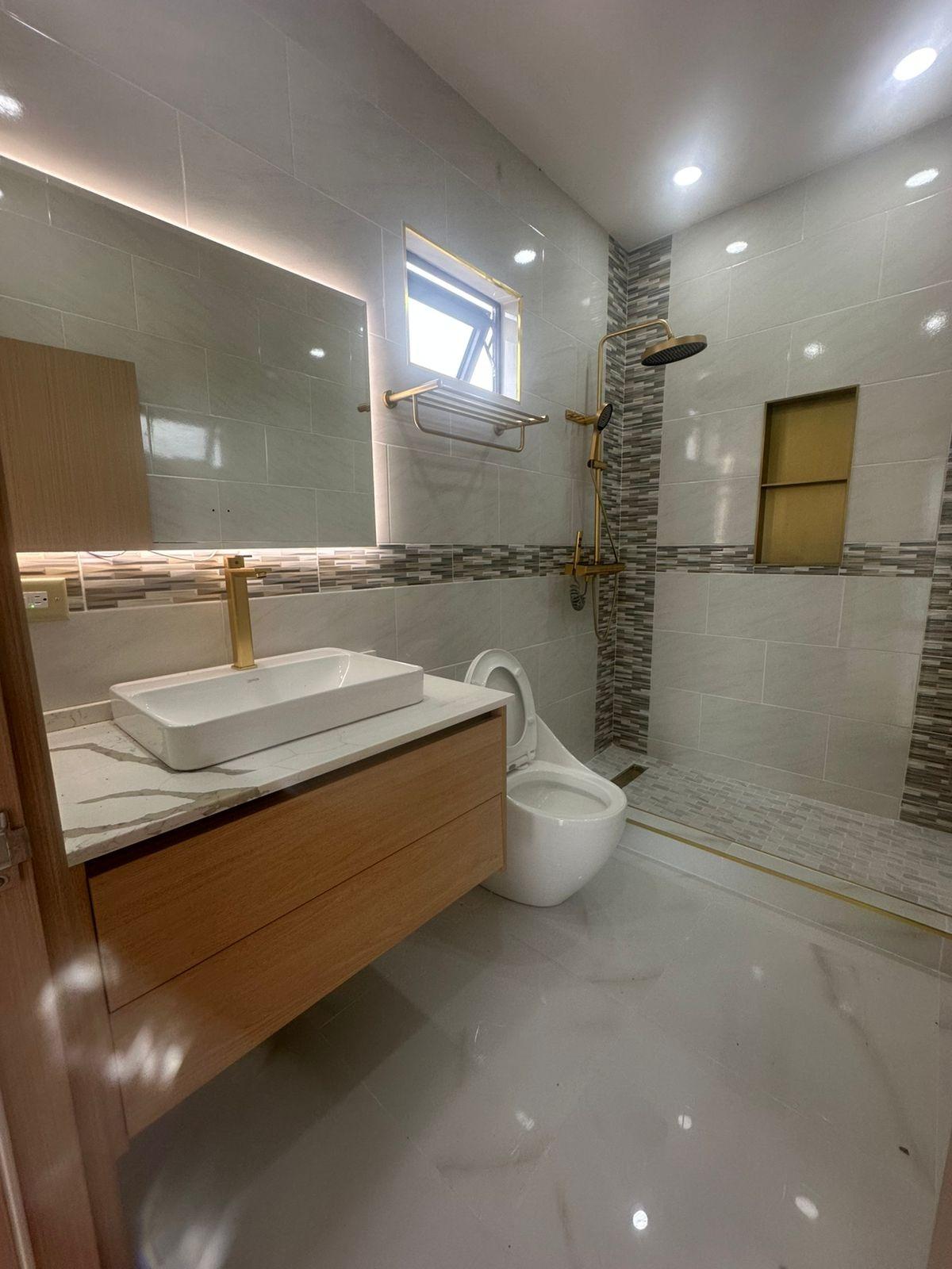 Apartment For Sale: SAPPHIRE, Richmond | $265,000 photo 12